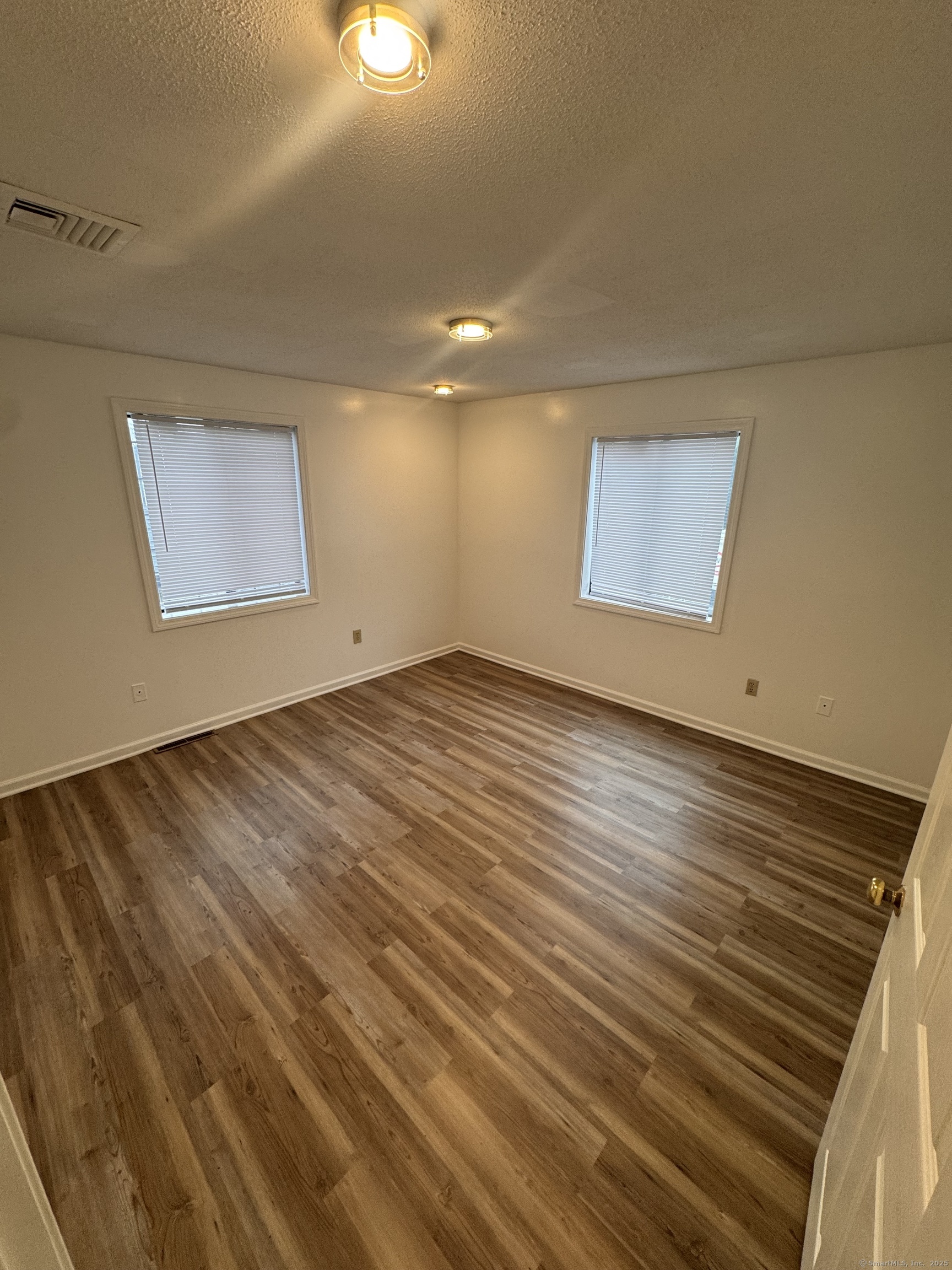 2404 Whitney Avenue 3 — photo