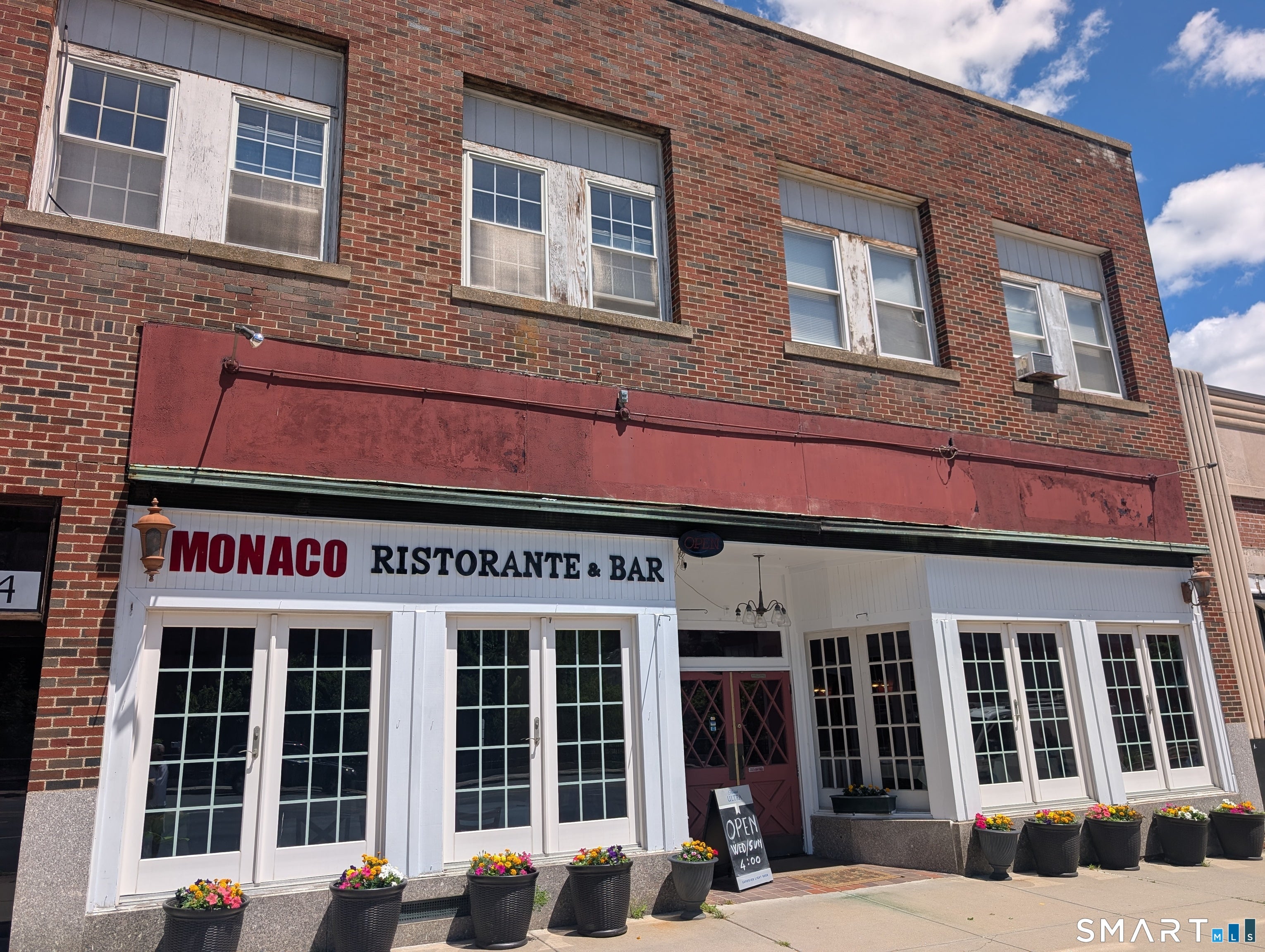 380 Main Street — photo
