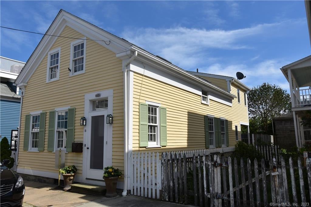 15 Trumbull Street — photo