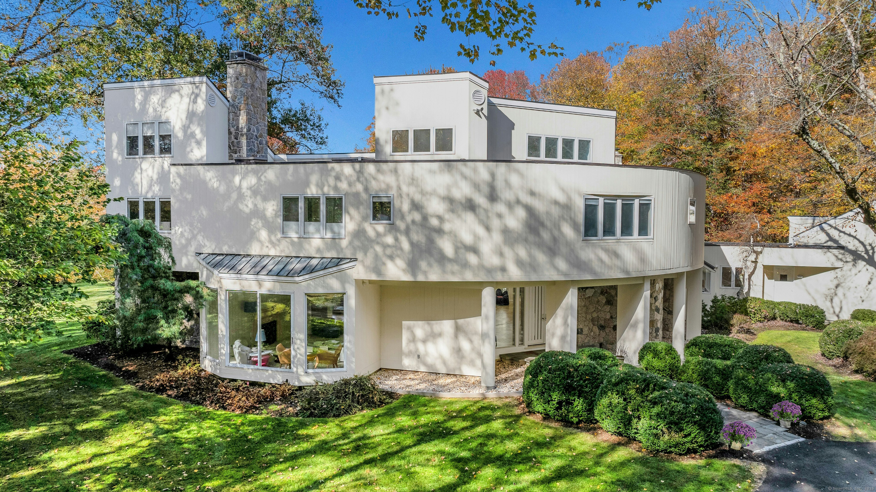 Home in Greenwich, CT 06831 — photo 2