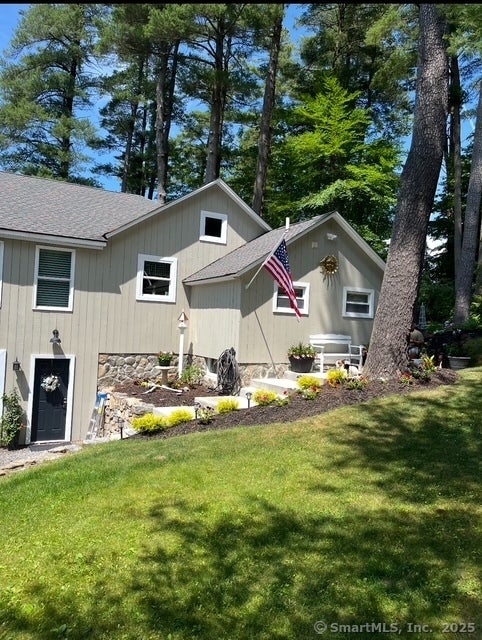 880 West Wakefield Boulevard — photo
