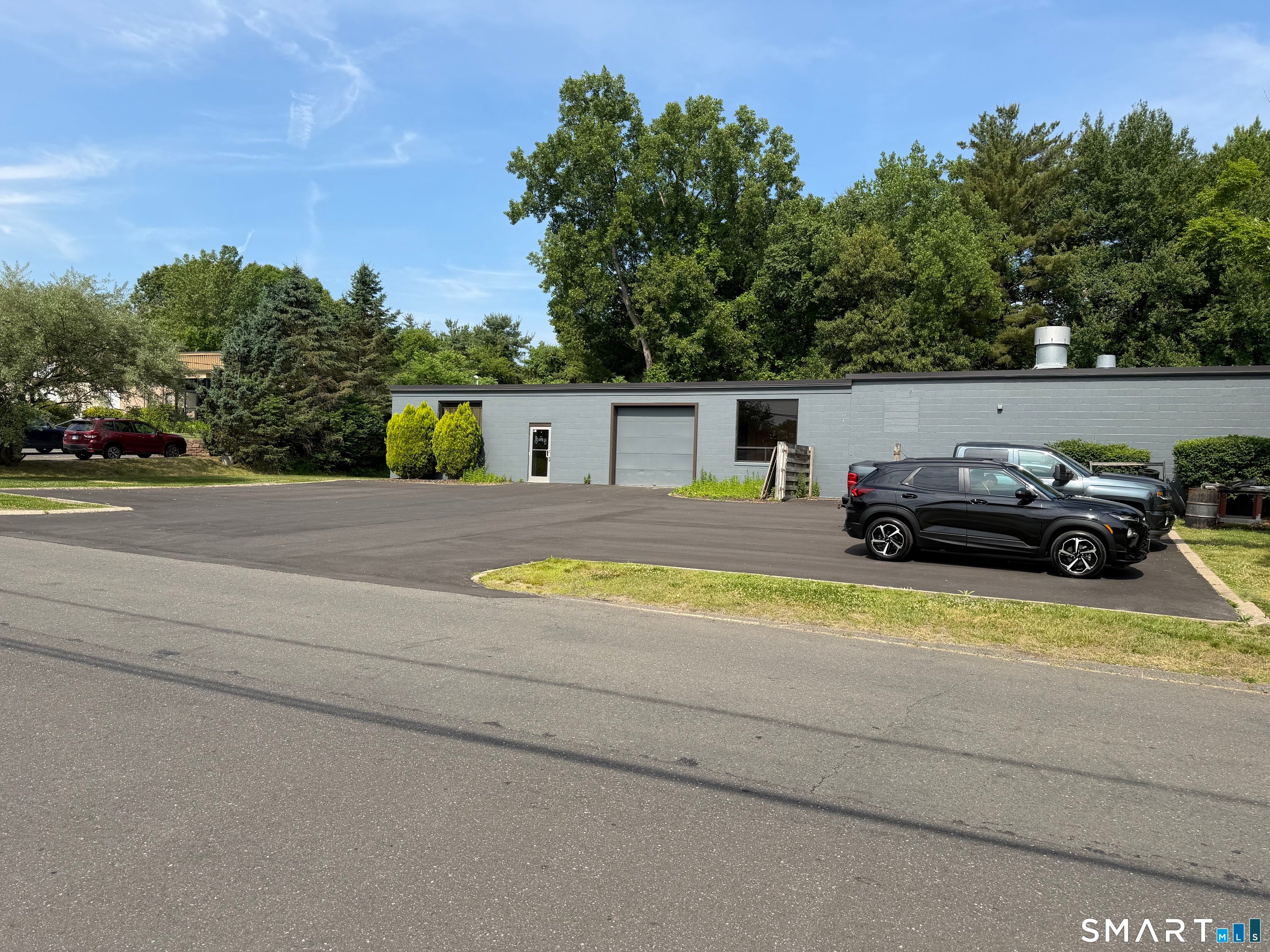 19 Sandscreen Road Left Side — photo