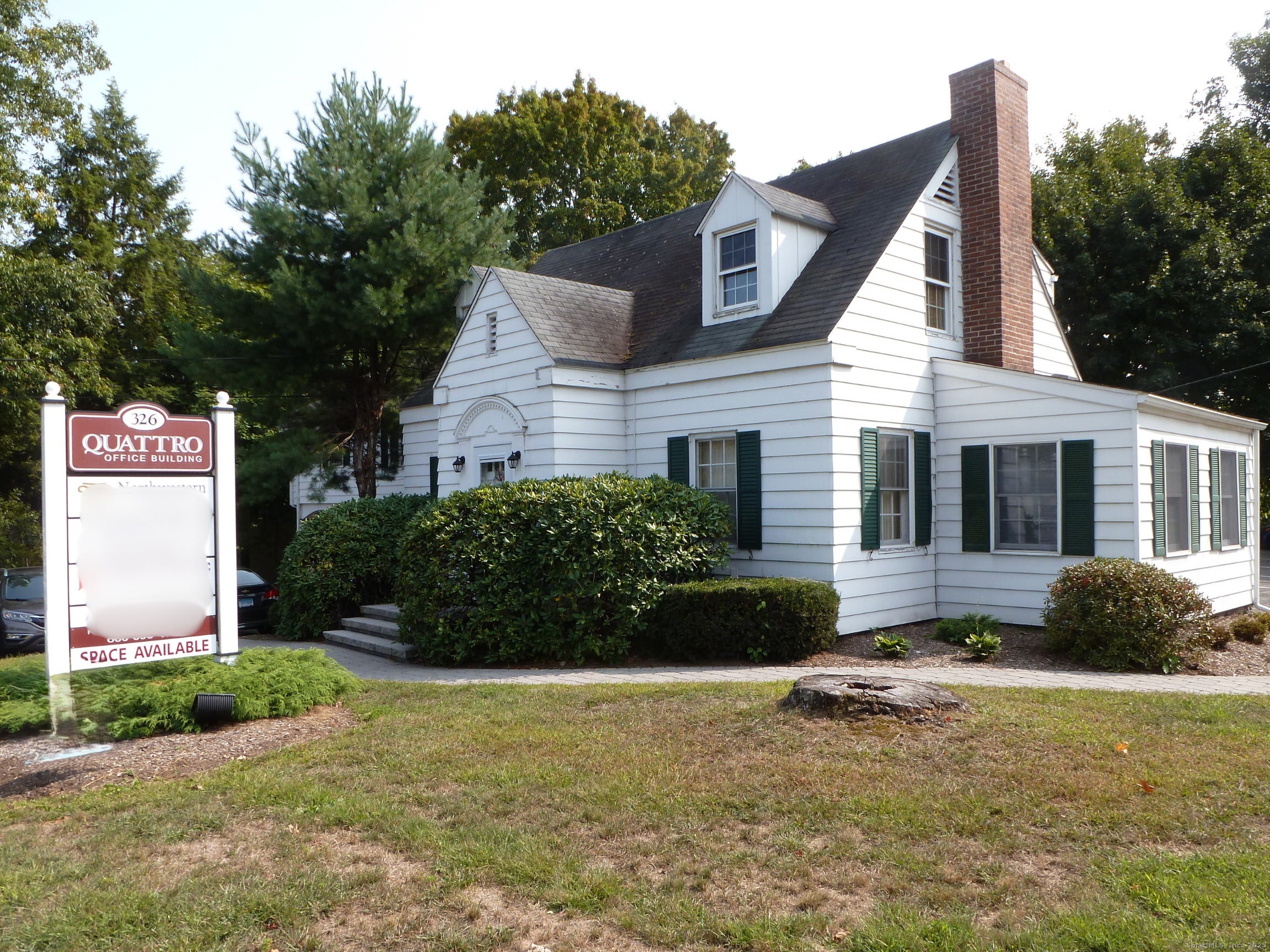 324 Albany Turnpike — photo