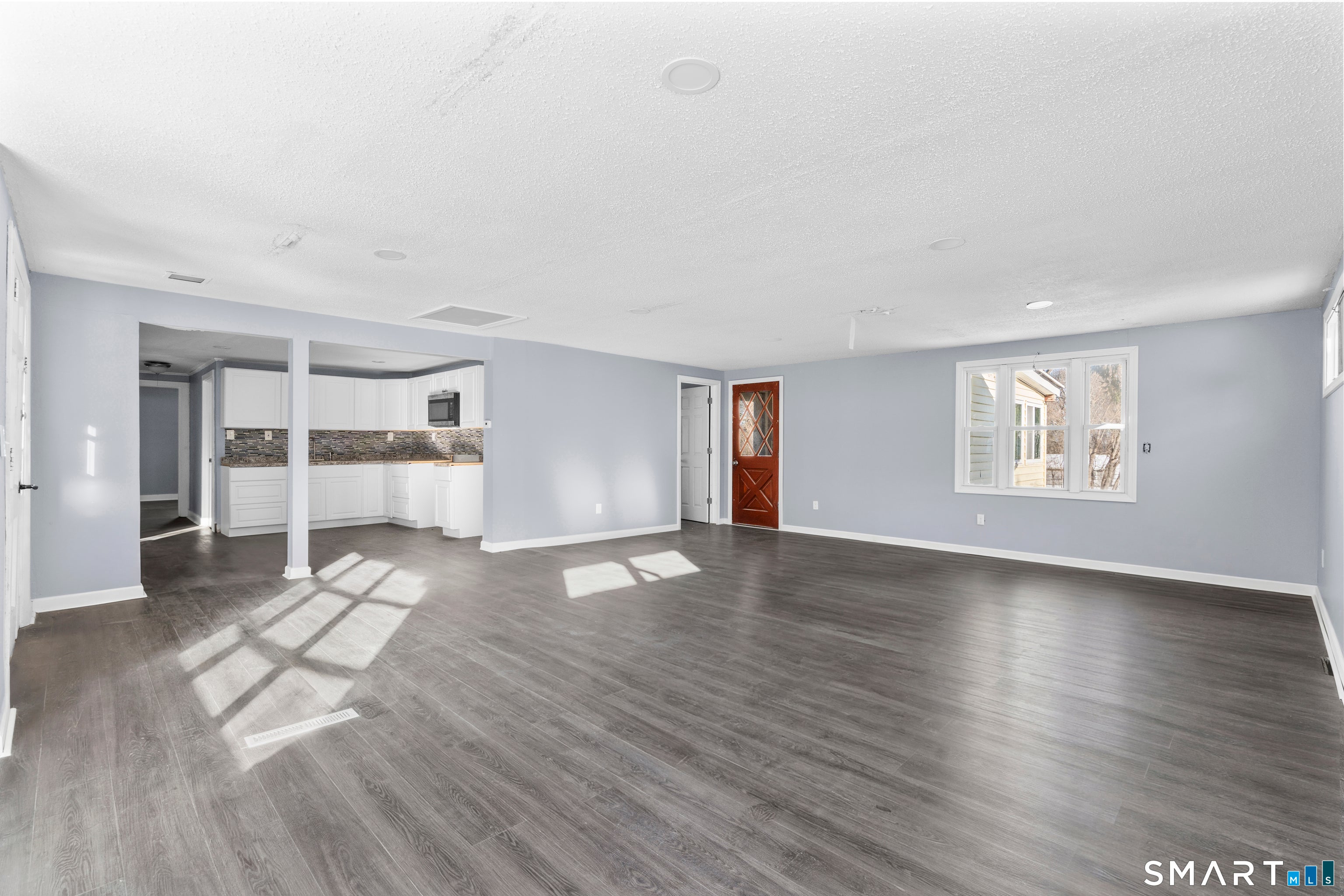 61 Flyers Drive — photo