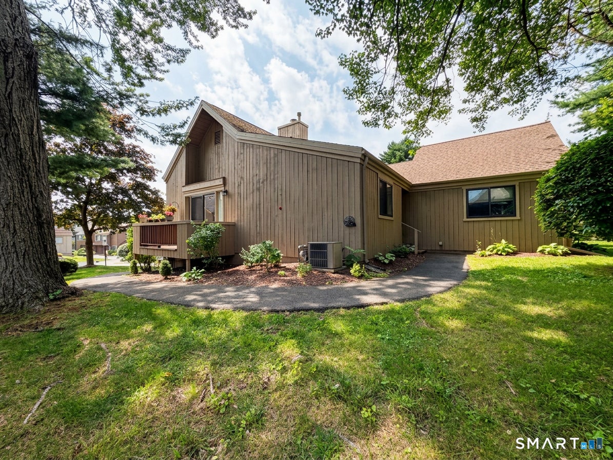 446 Hammerstone Lane B — photo