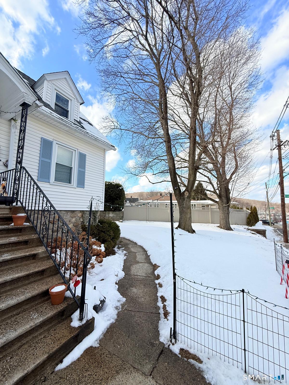 Home in Waterbury, CT 06705 — photo 3
