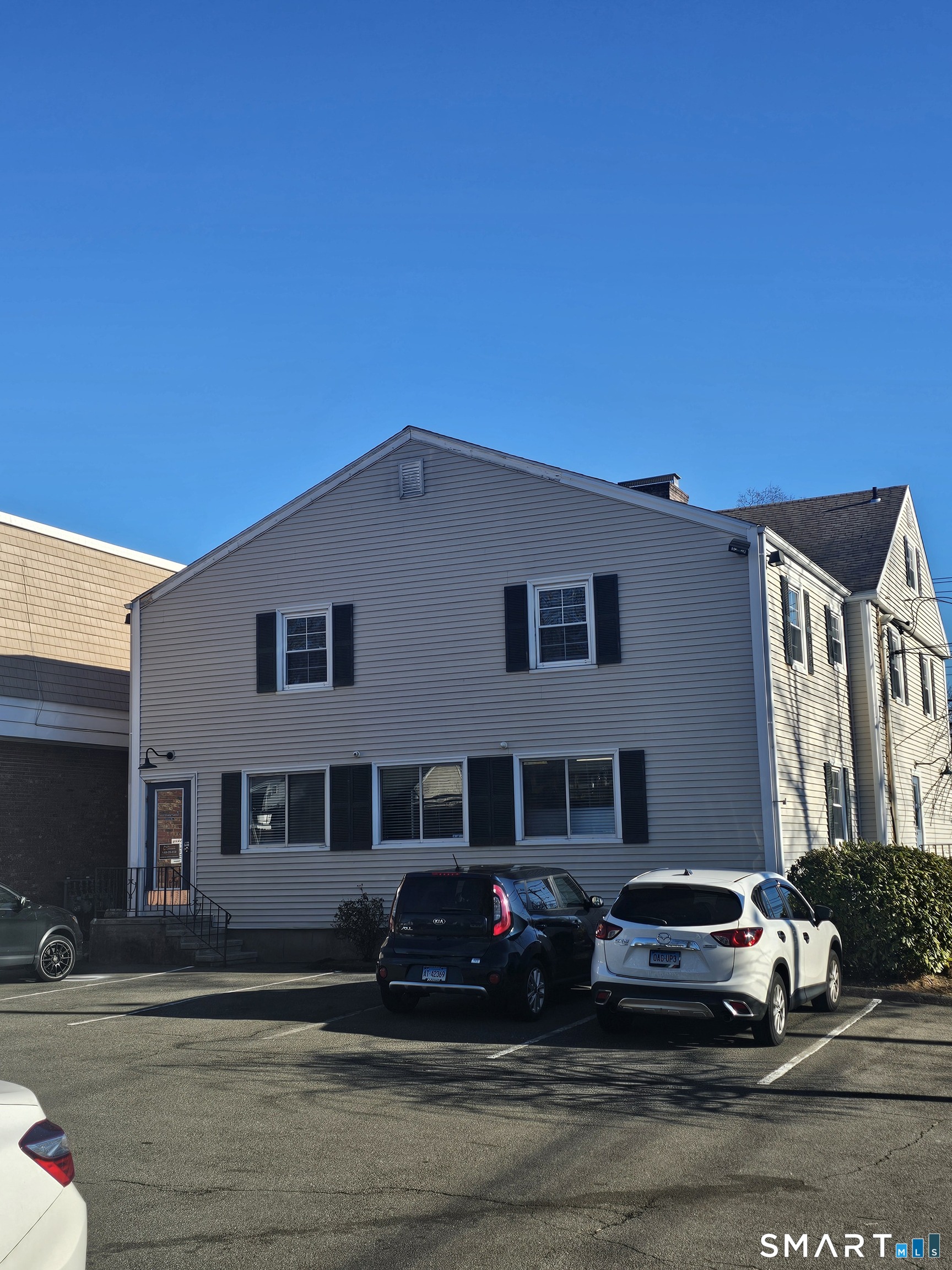 Home in Stratford, CT 06614 — photo 3