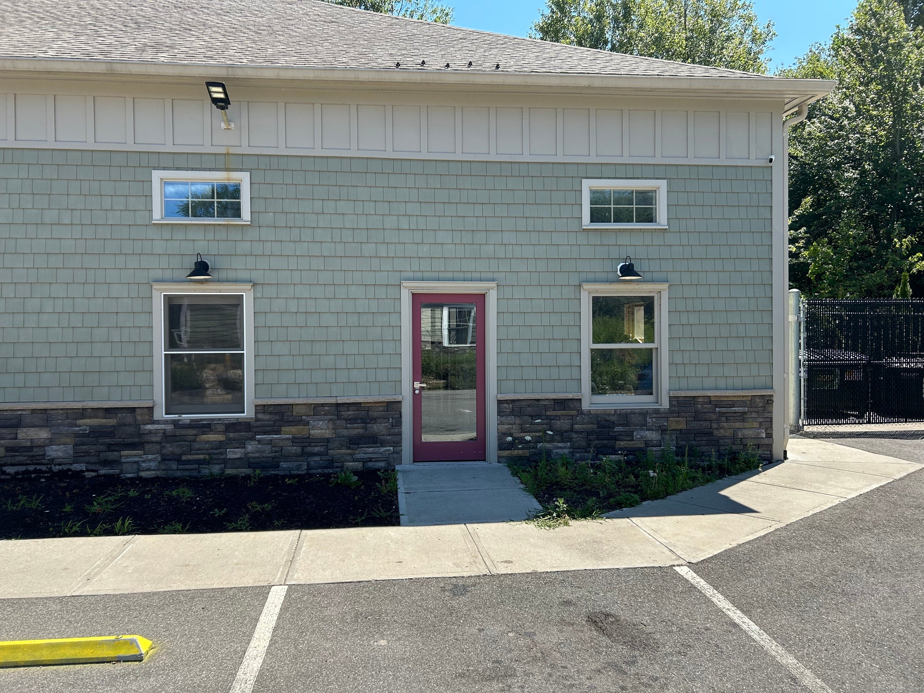 13 North Main Street — photo