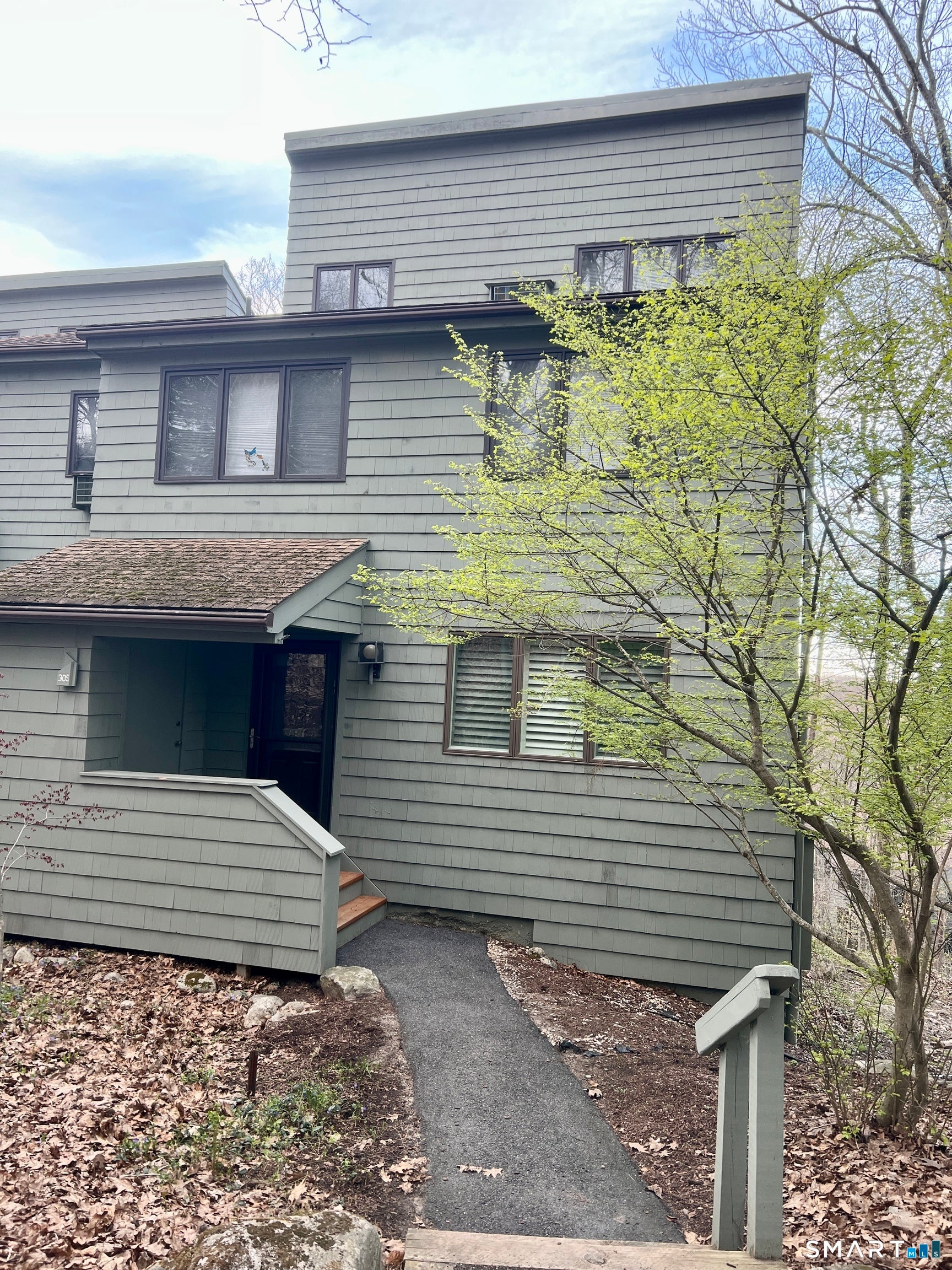 305 Cliffside Drive — photo