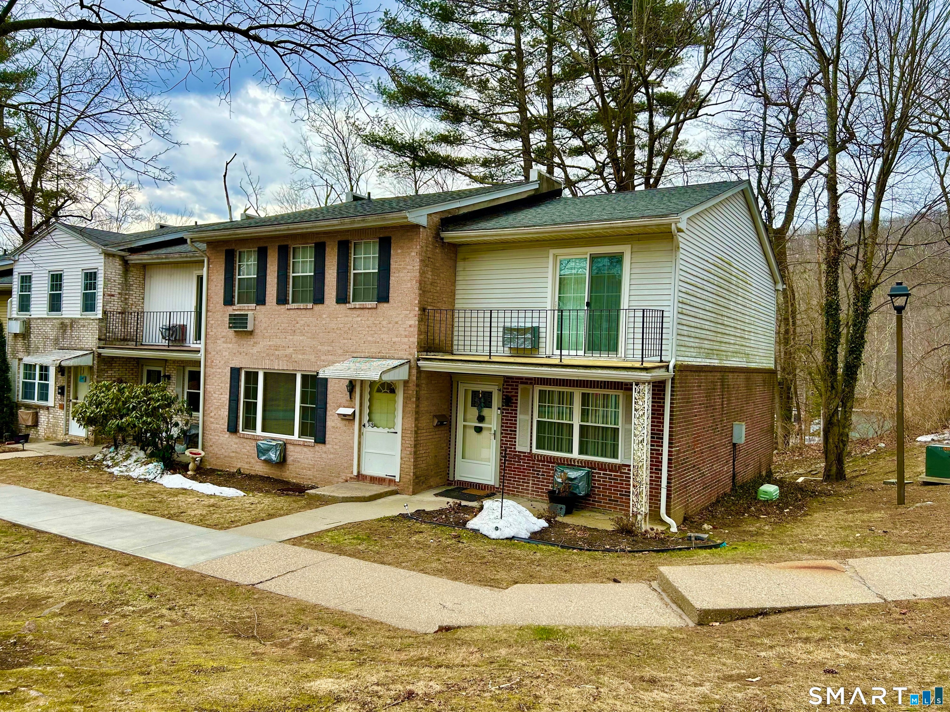 19 Surrey Lane 19 — photo