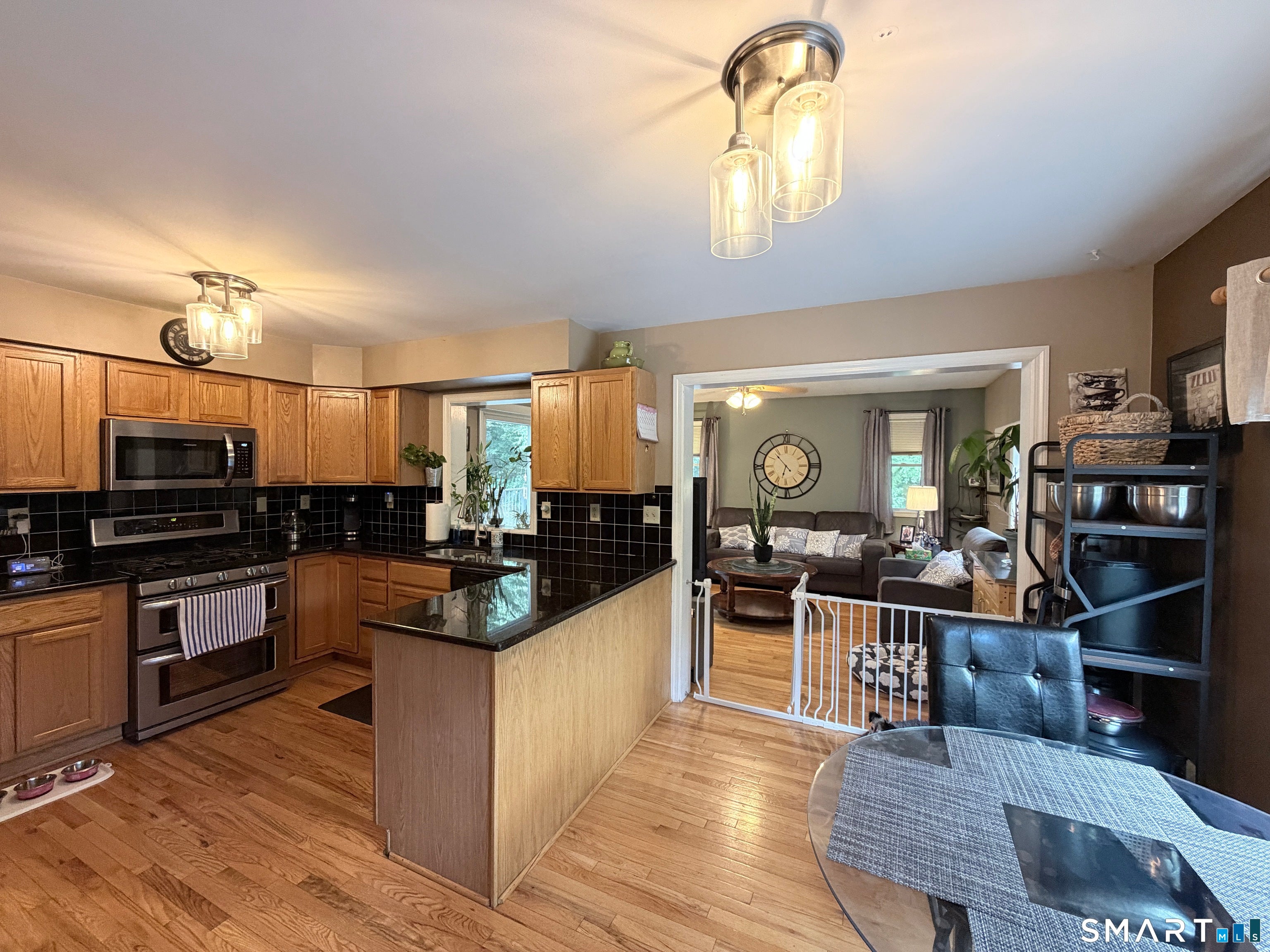Home in Norwalk, CT 06850 — photo 2