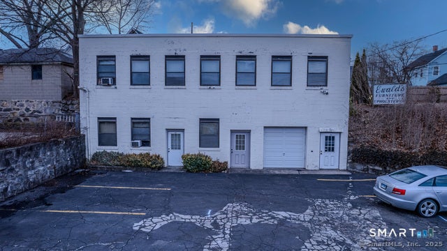 443 Main Street — photo