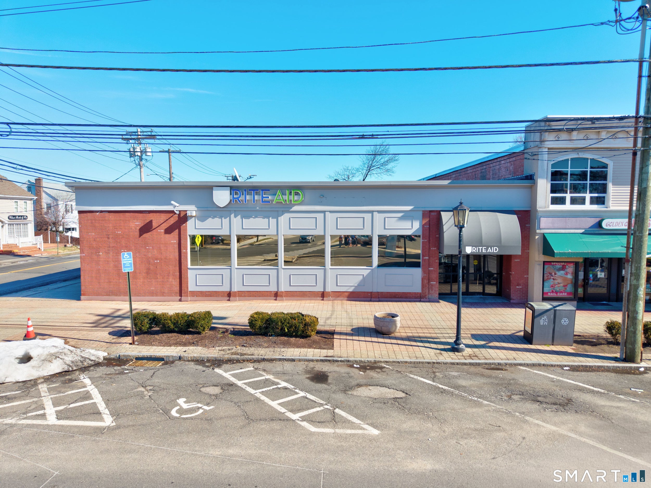 3680 Main Street — photo