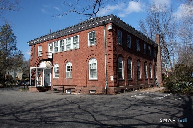 232 Williams Street East — photo
