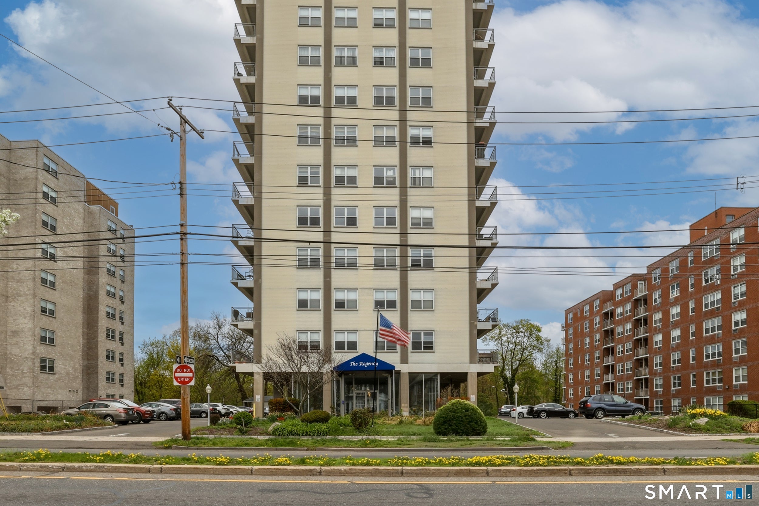 2370 North Avenue 4C — photo