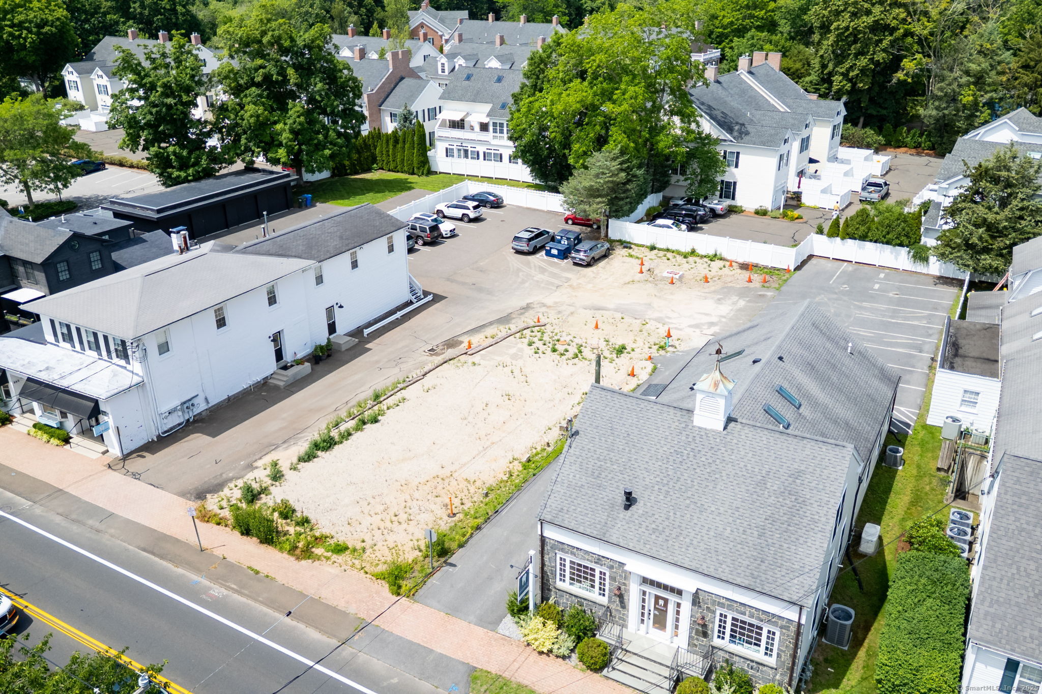 885 Boston Post Road — photo