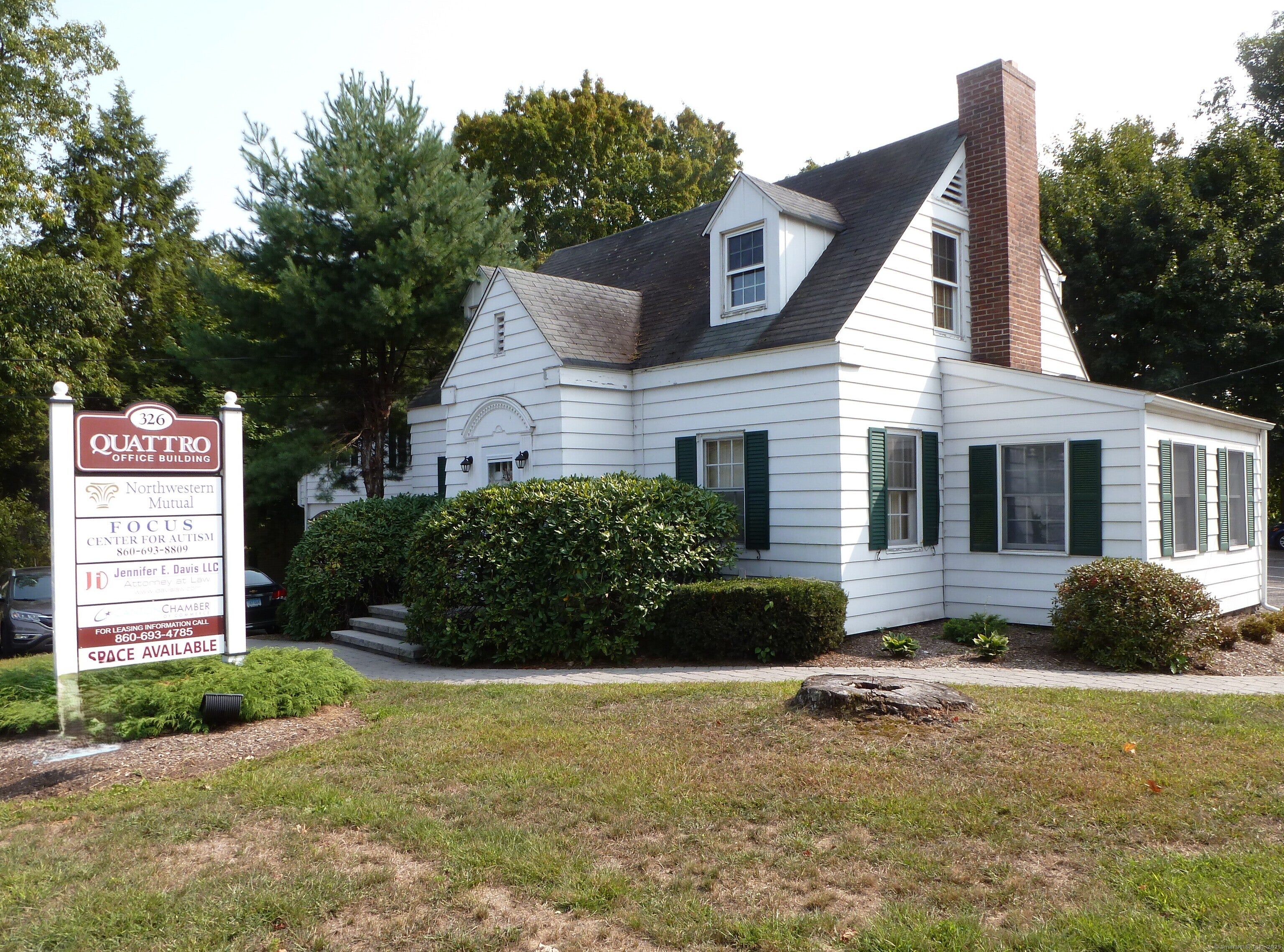 324 Albany Turnpike — photo