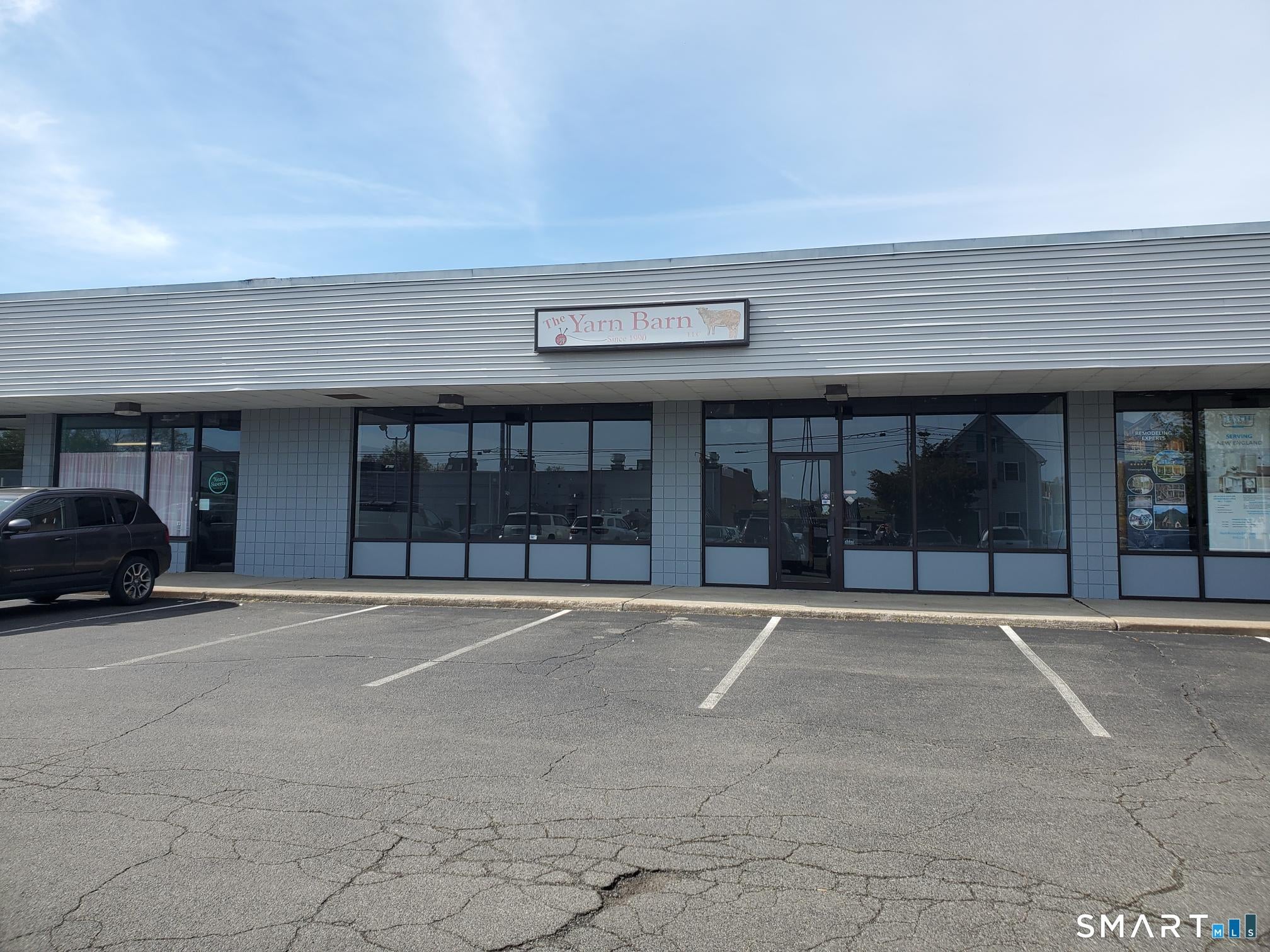 1666 Litchfield Turnpike — photo