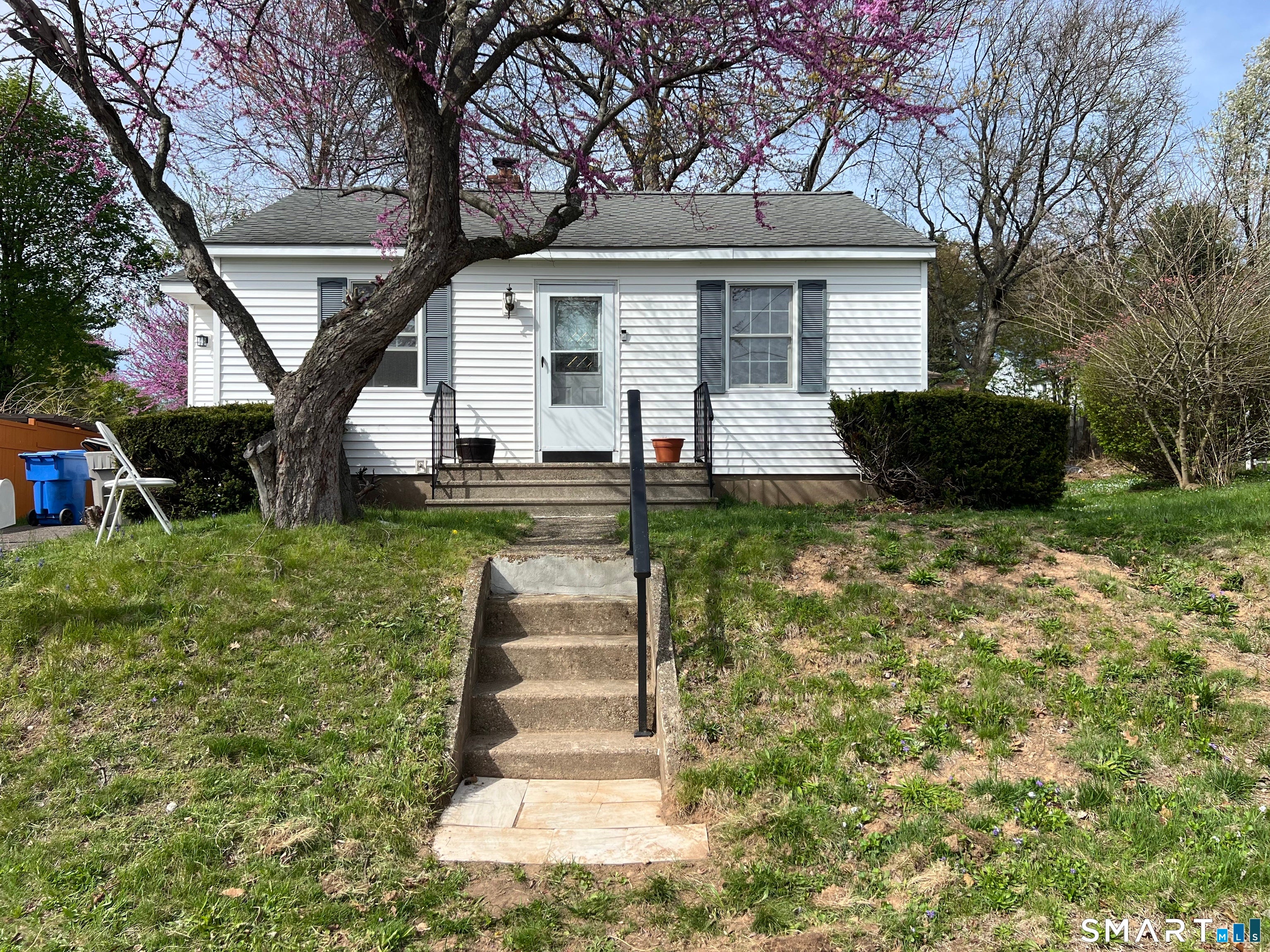 42 Sandy Drive — photo