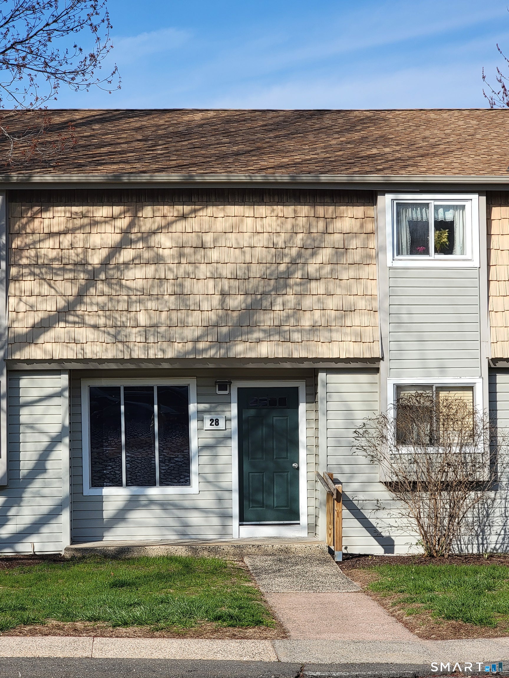 28 Carillon Drive B — photo