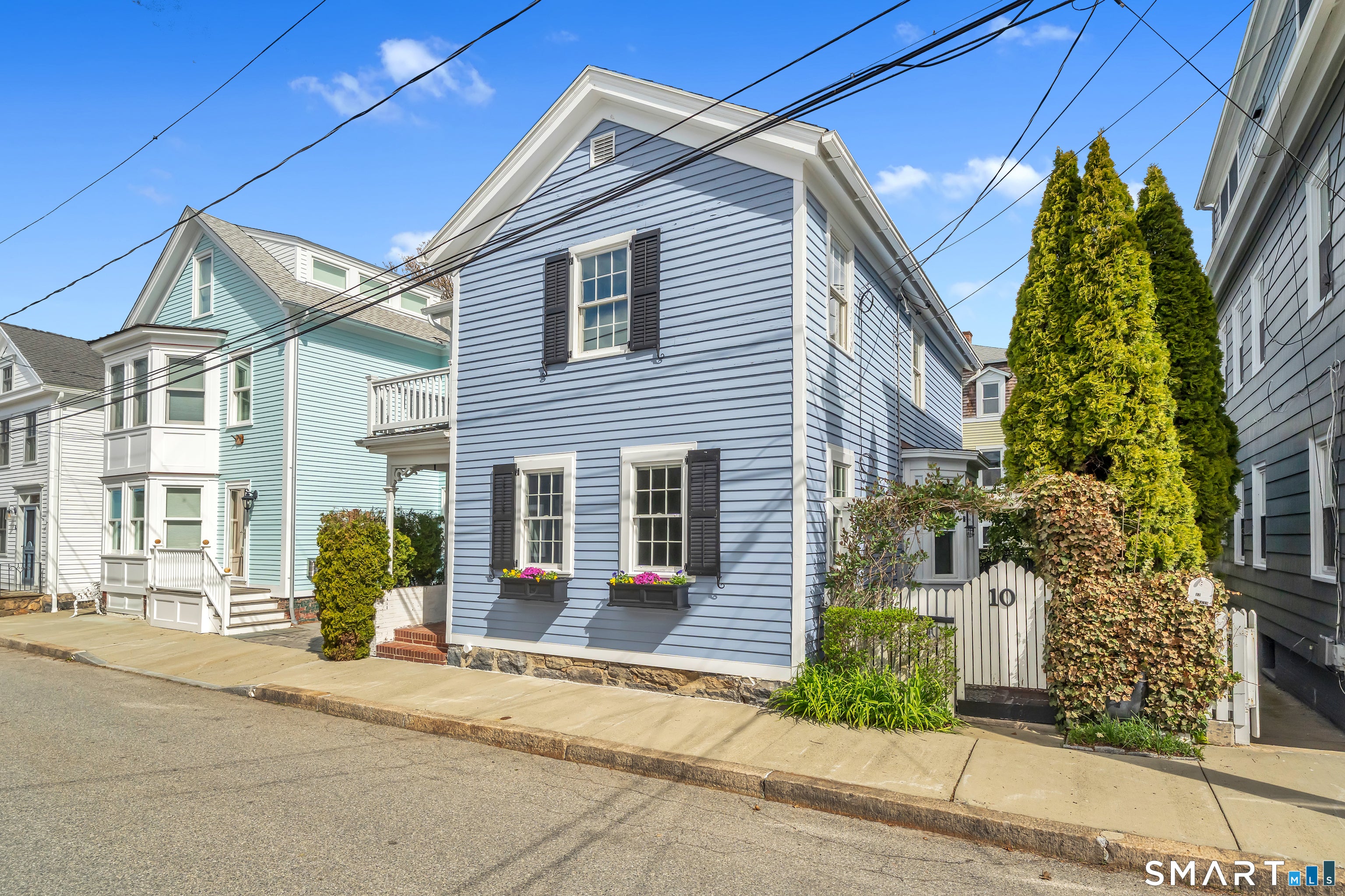 10 Trumbull Street — photo