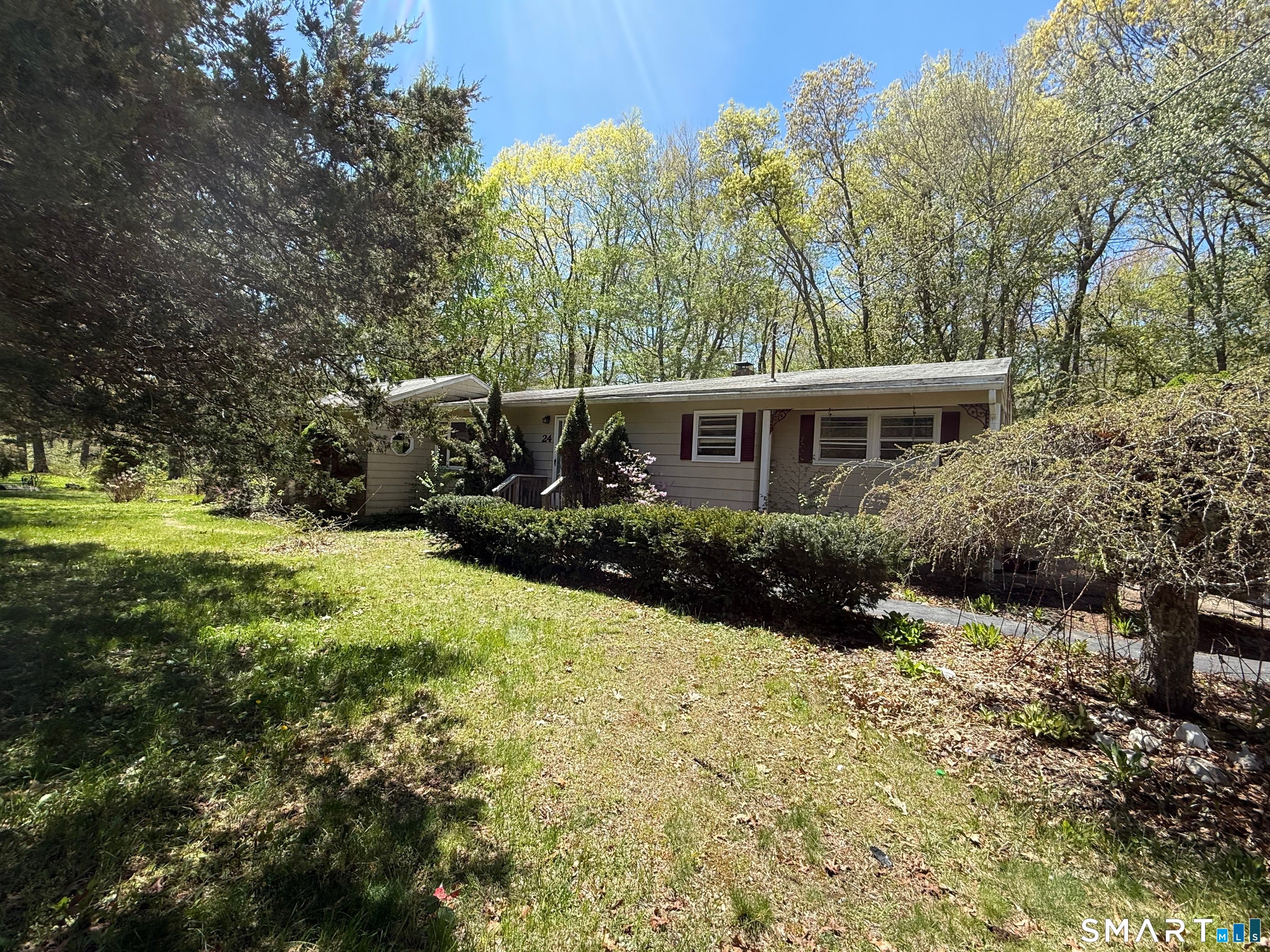 24 Oak Road — photo