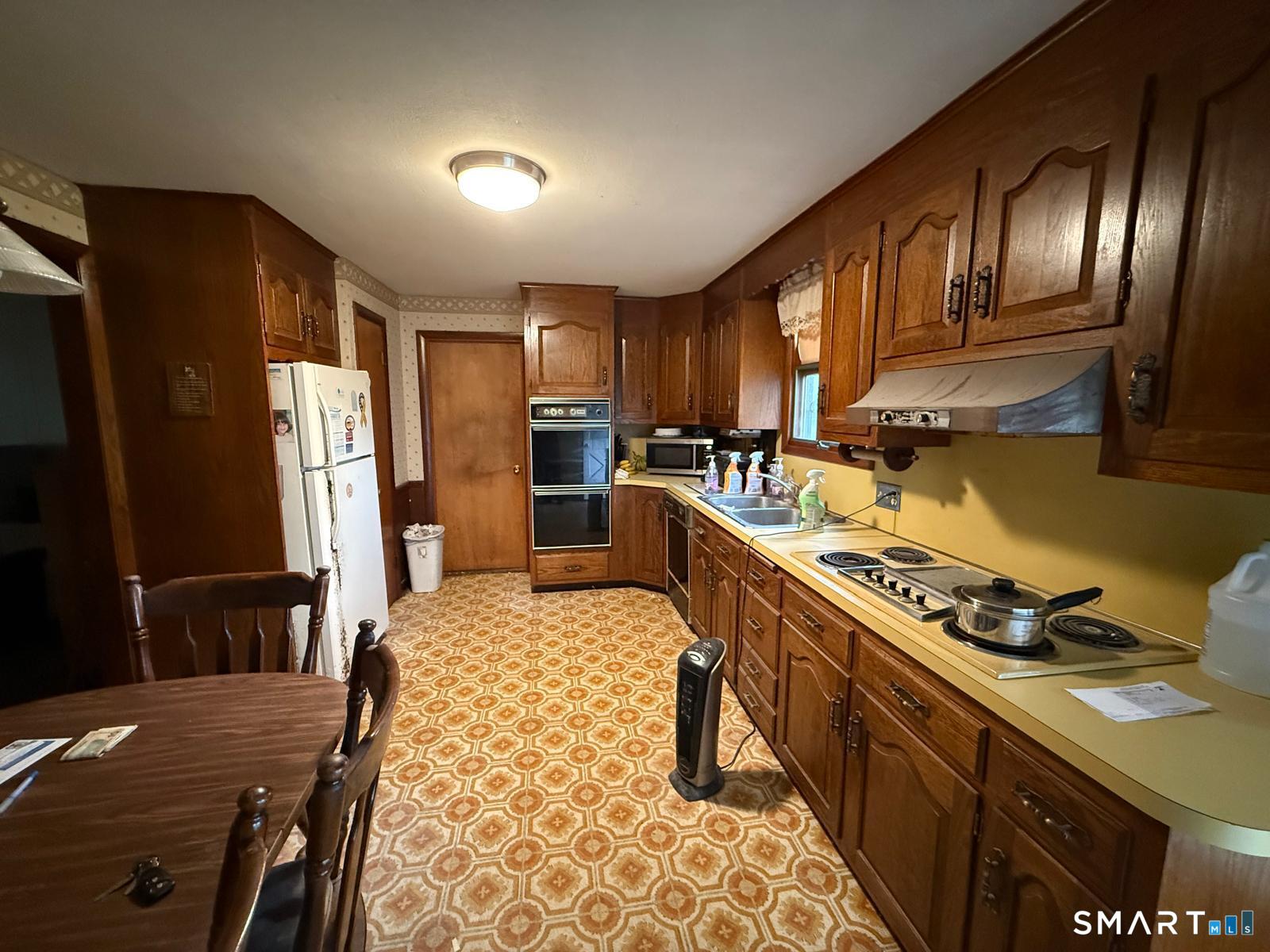 Home in Plainville, CT 06062 — photo 3