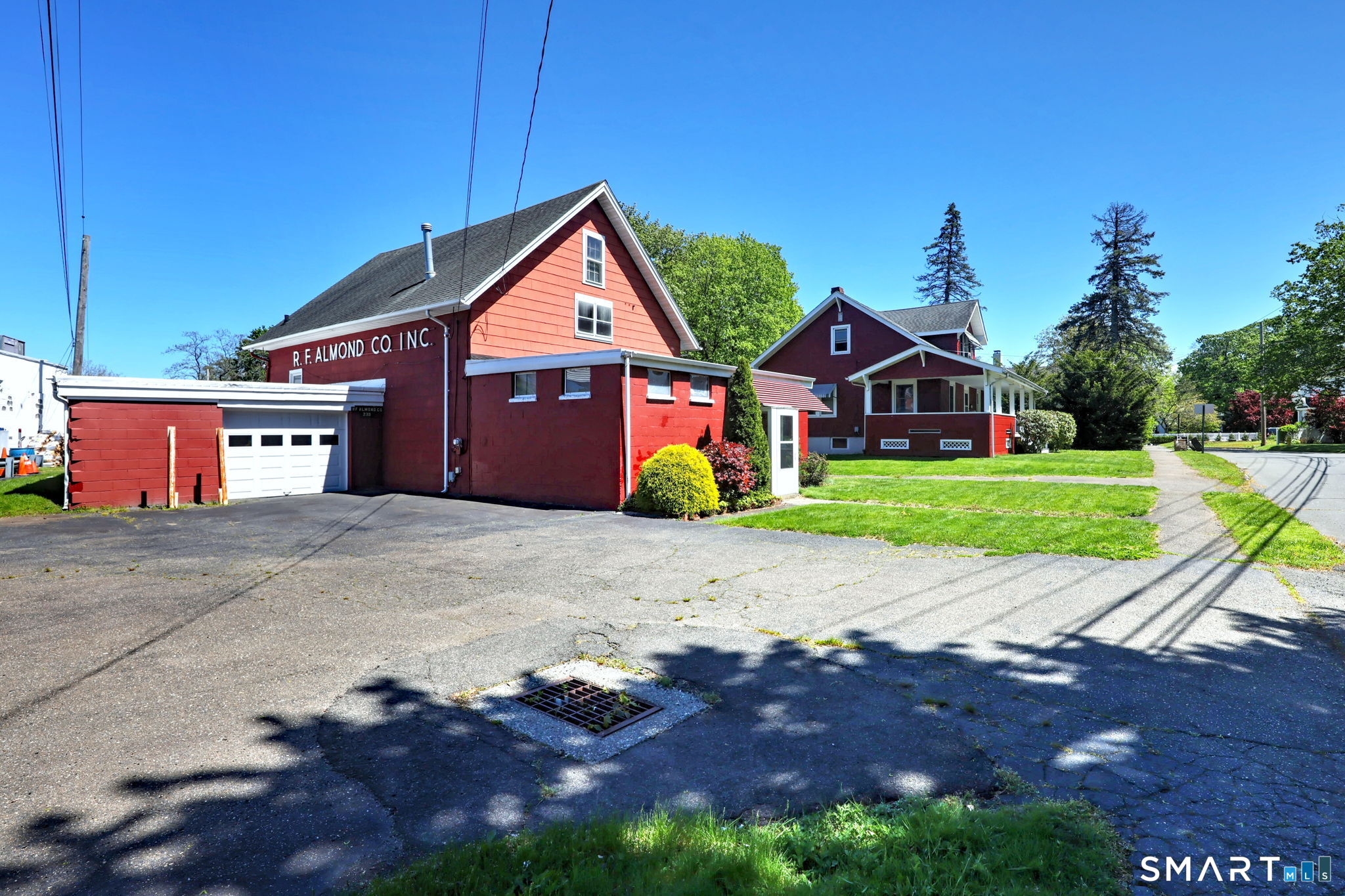 233 West River Street — photo