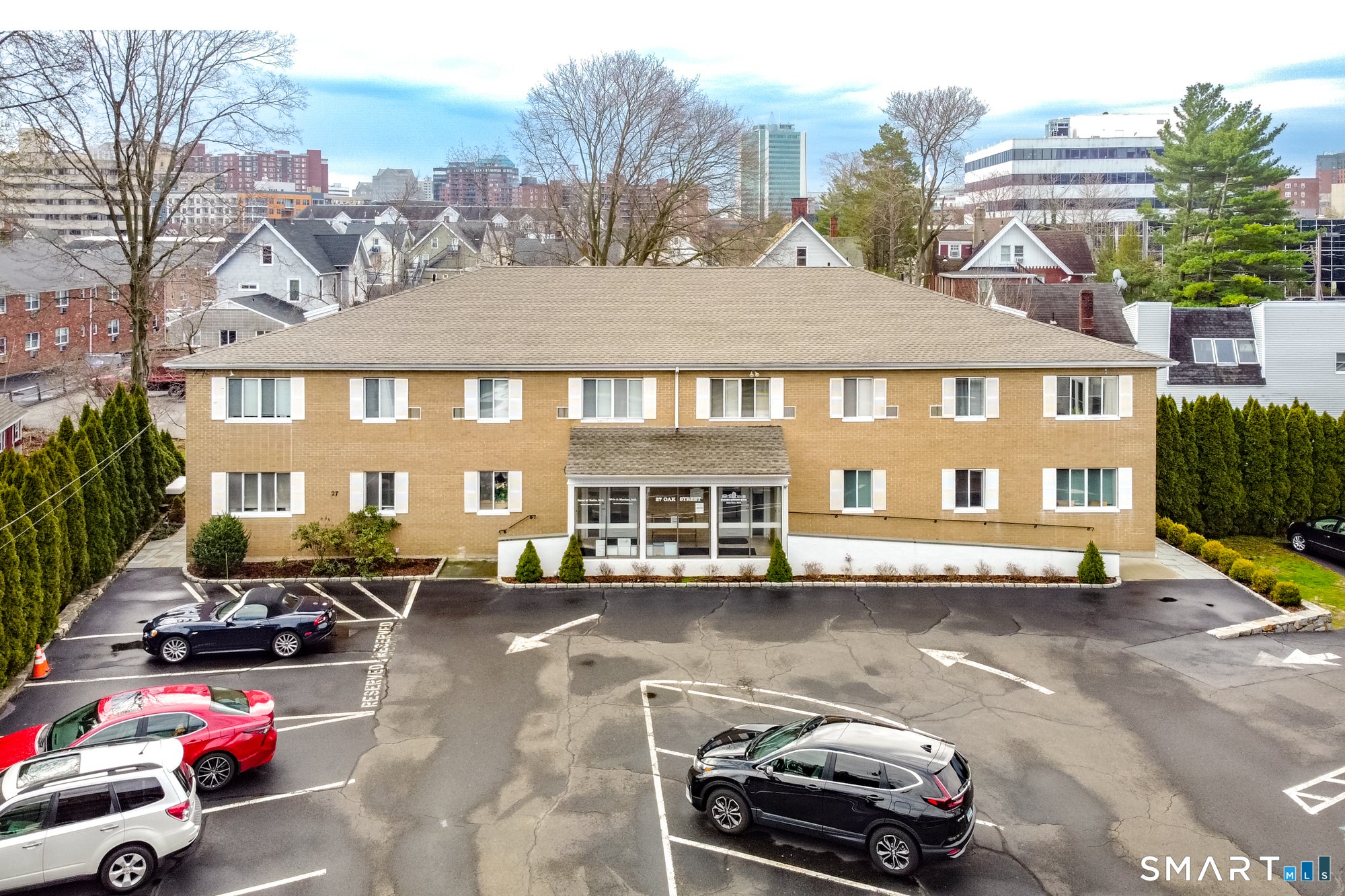 27 Oak Street — photo