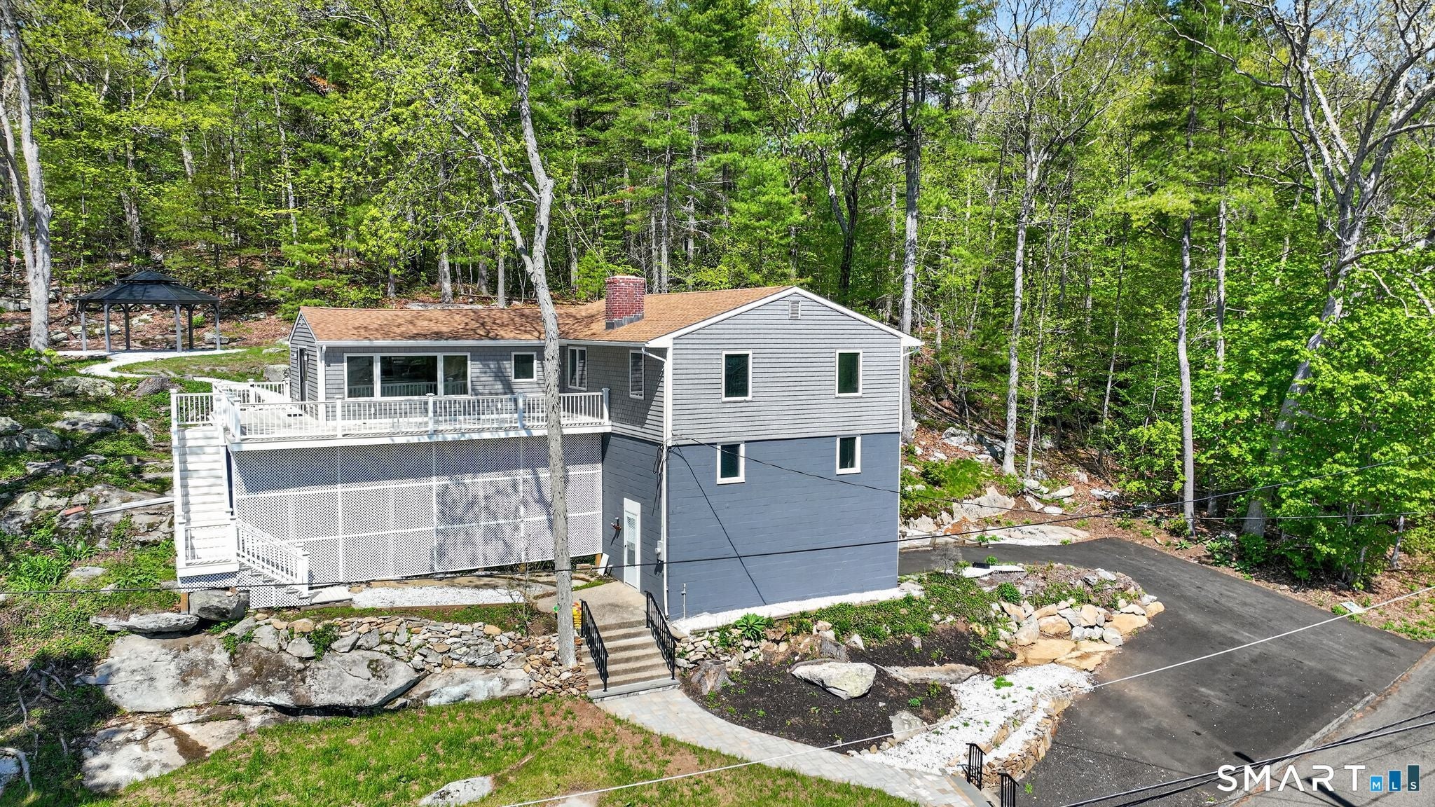 48 Lakeside Drive — photo