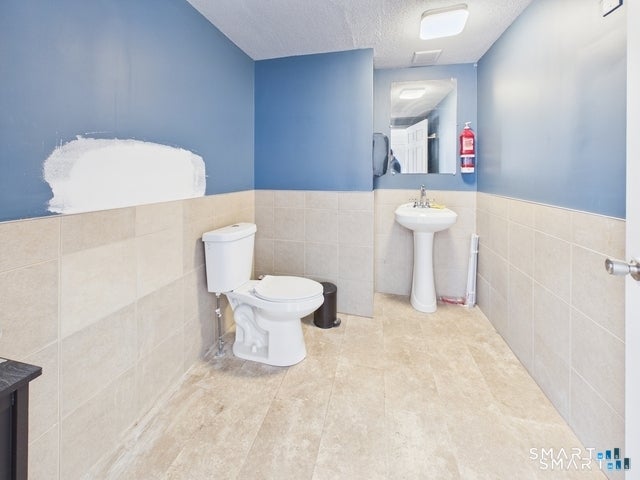 Home in Meriden, CT 06450 — photo 3