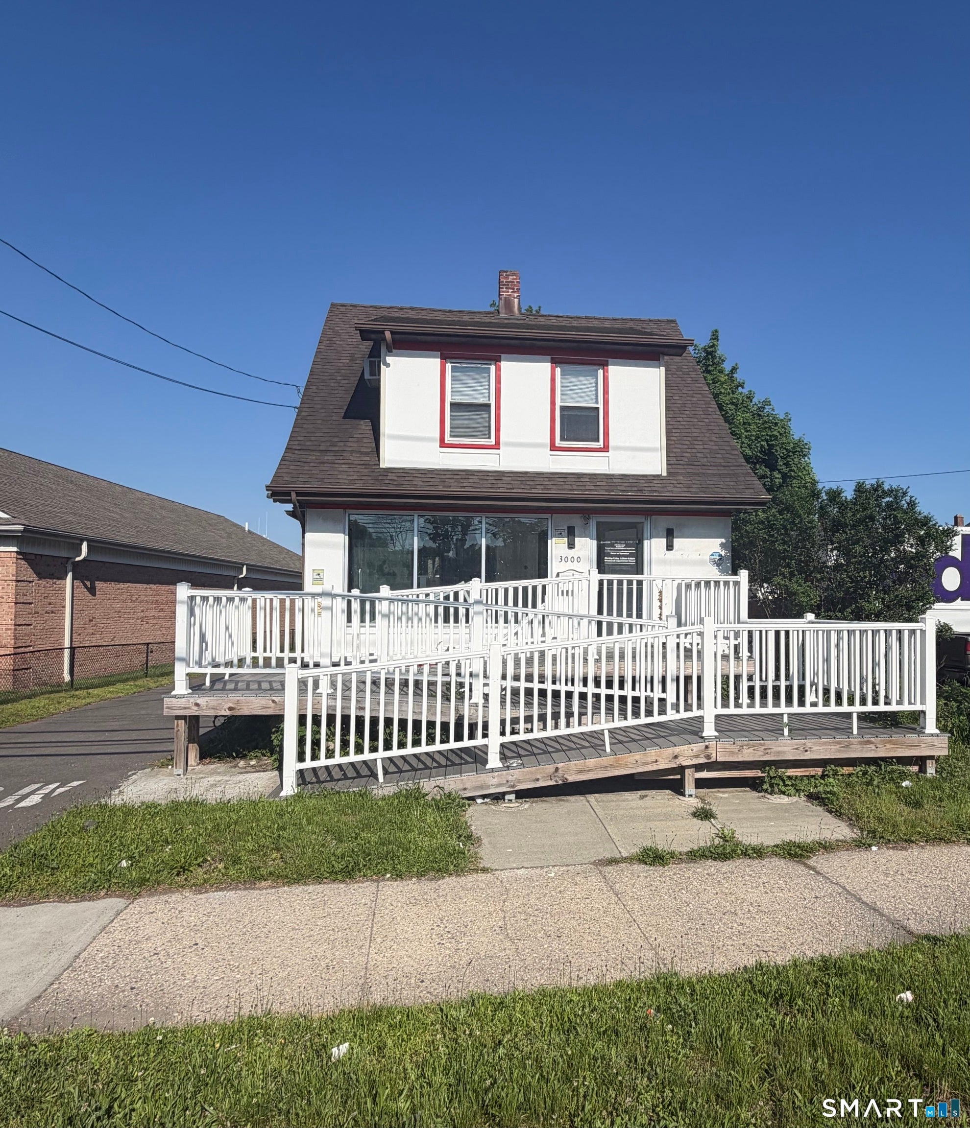 3000 Main Street — photo