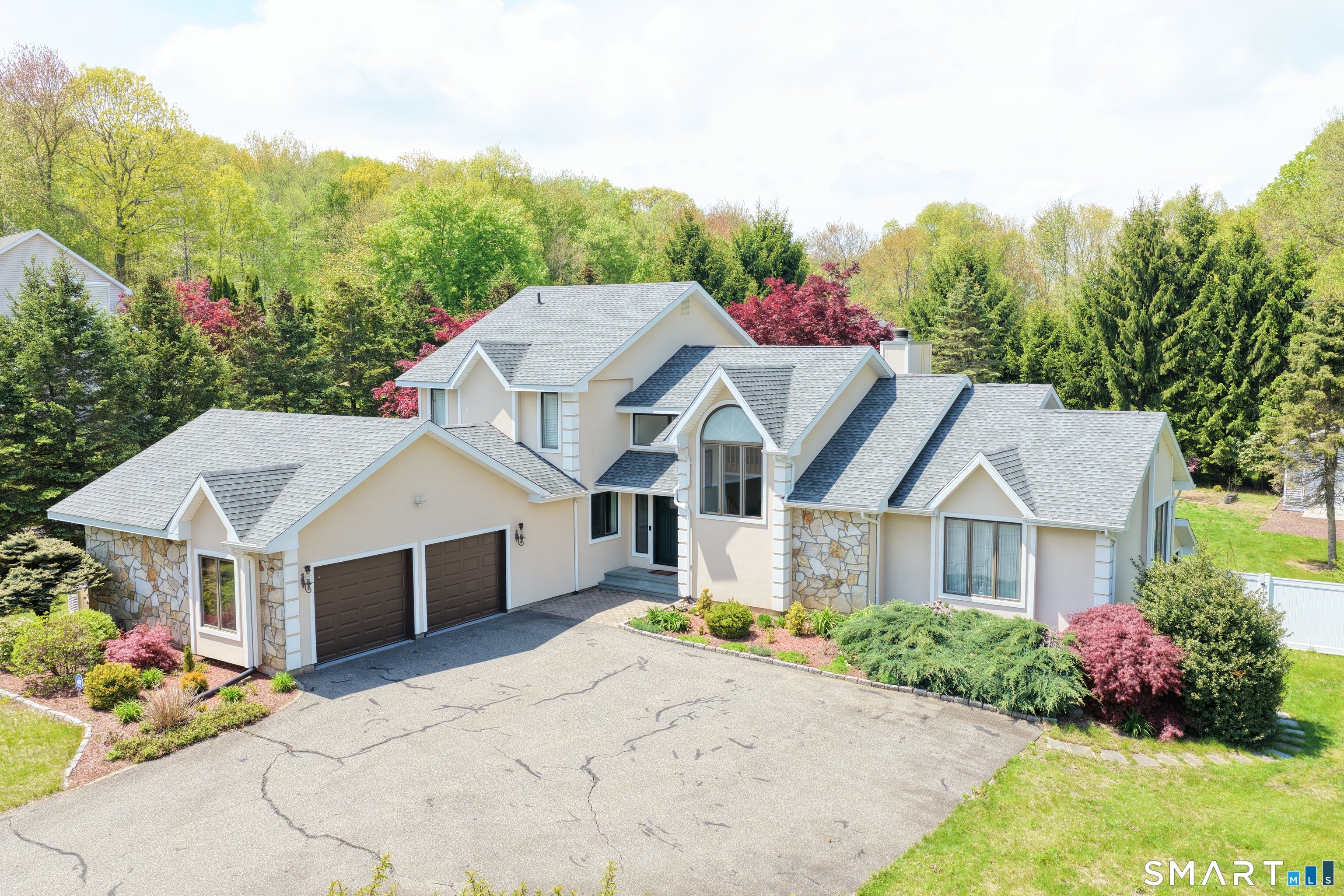 2 Executive Hill Road — photo