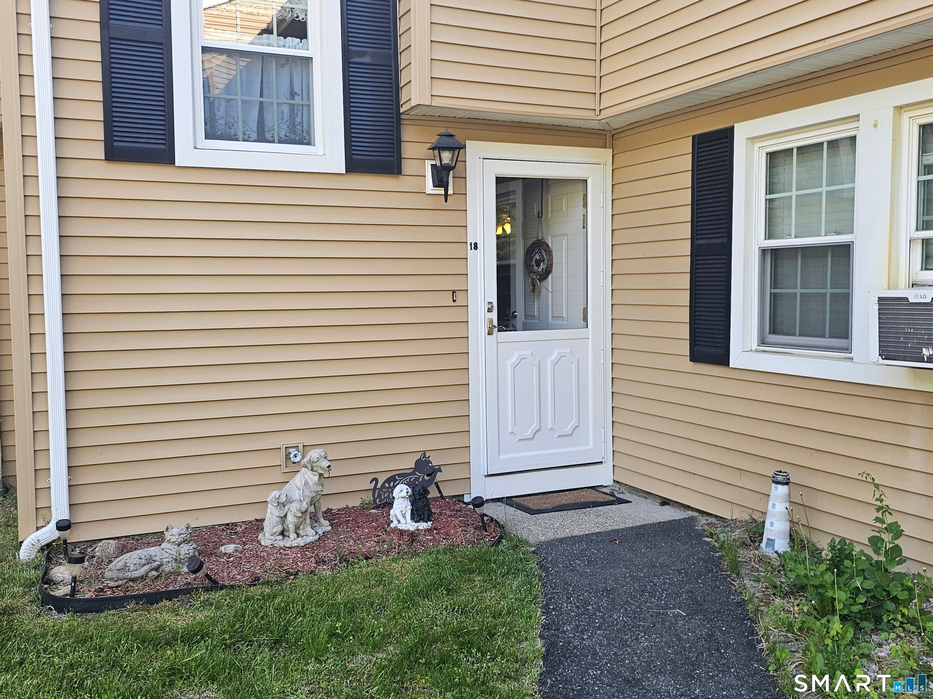 18 Meryl Court — photo