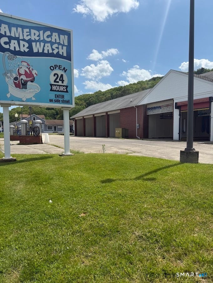 924 Route 32 — photo