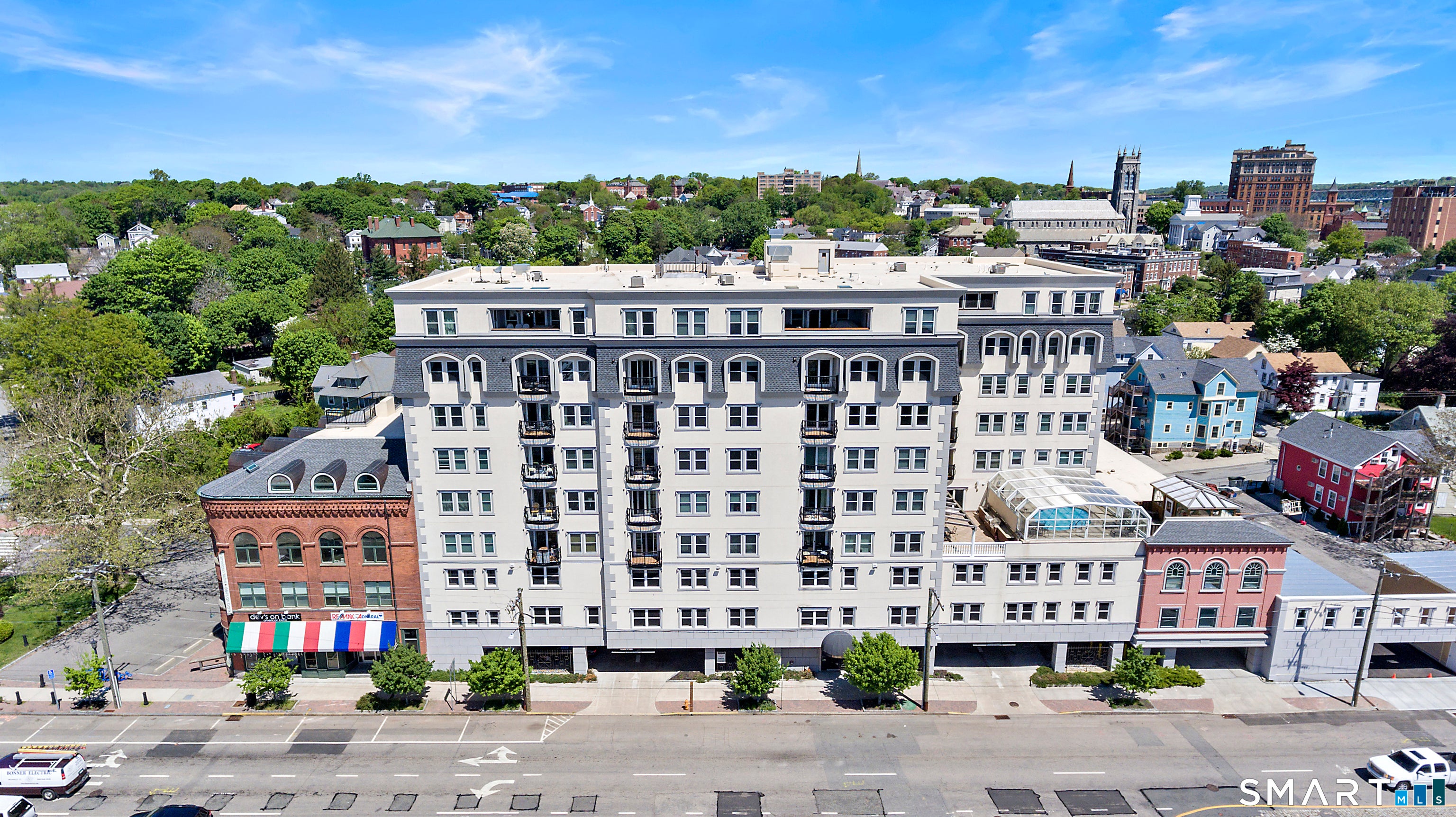 461 Bank Street 706 — photo