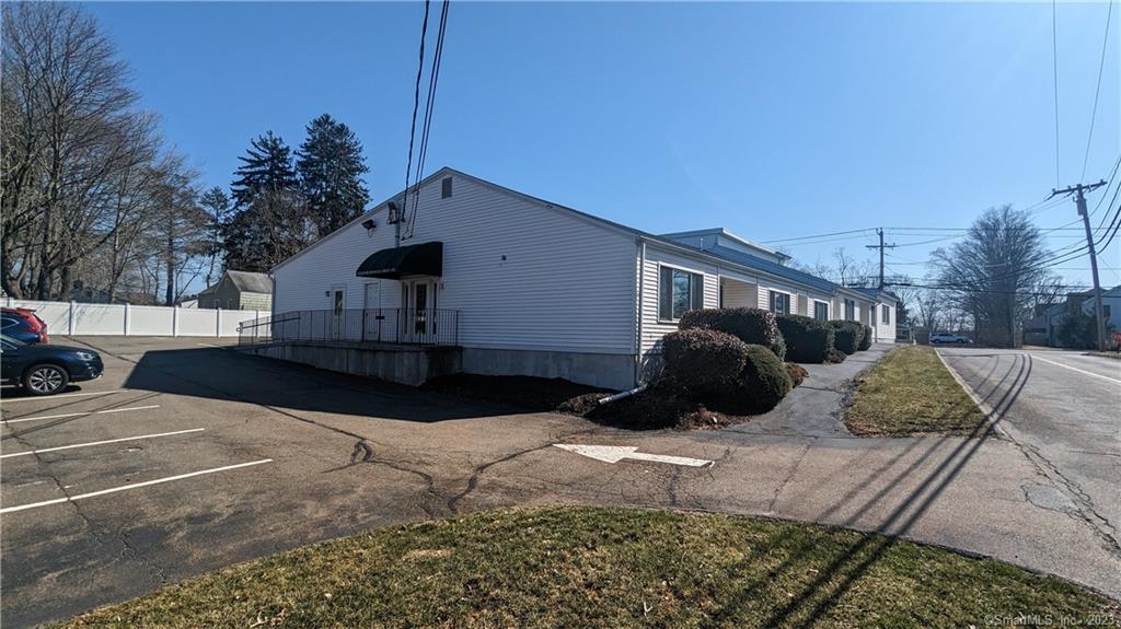 Home in Guilford, CT 06437 — photo 2