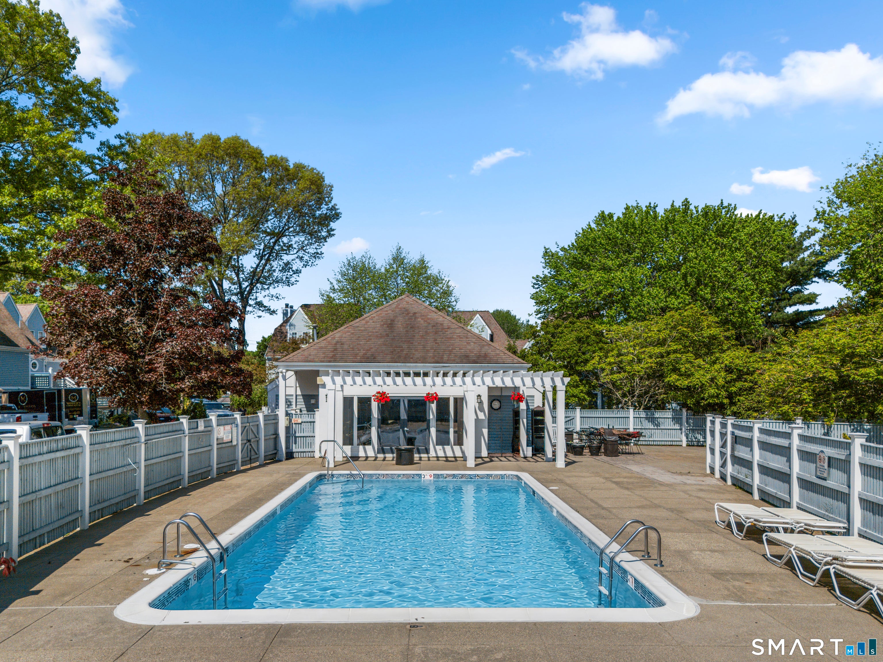 2124 Old Pond Lane 2124 — photo