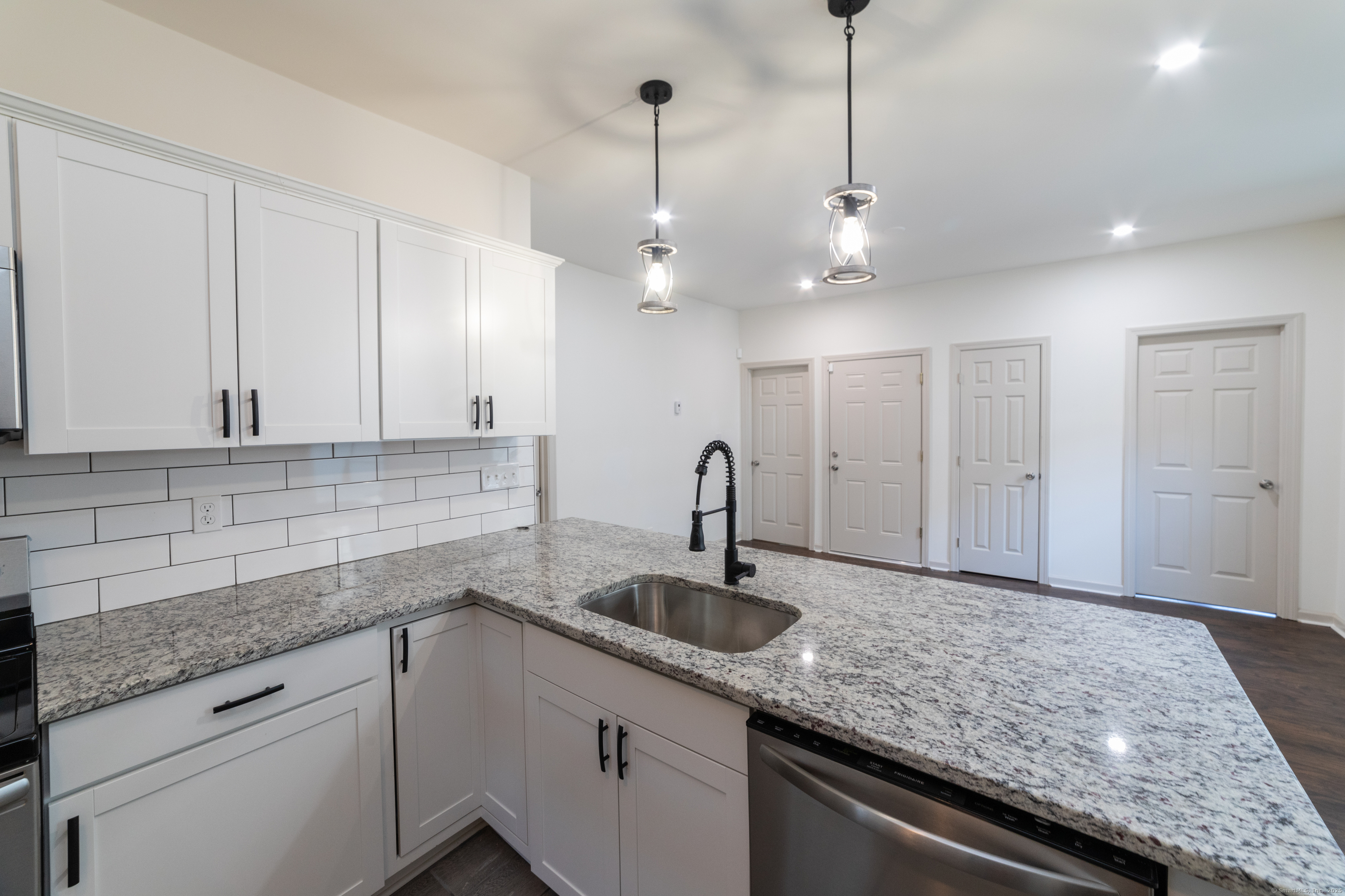 84 Sheffield Avenue 1 — photo