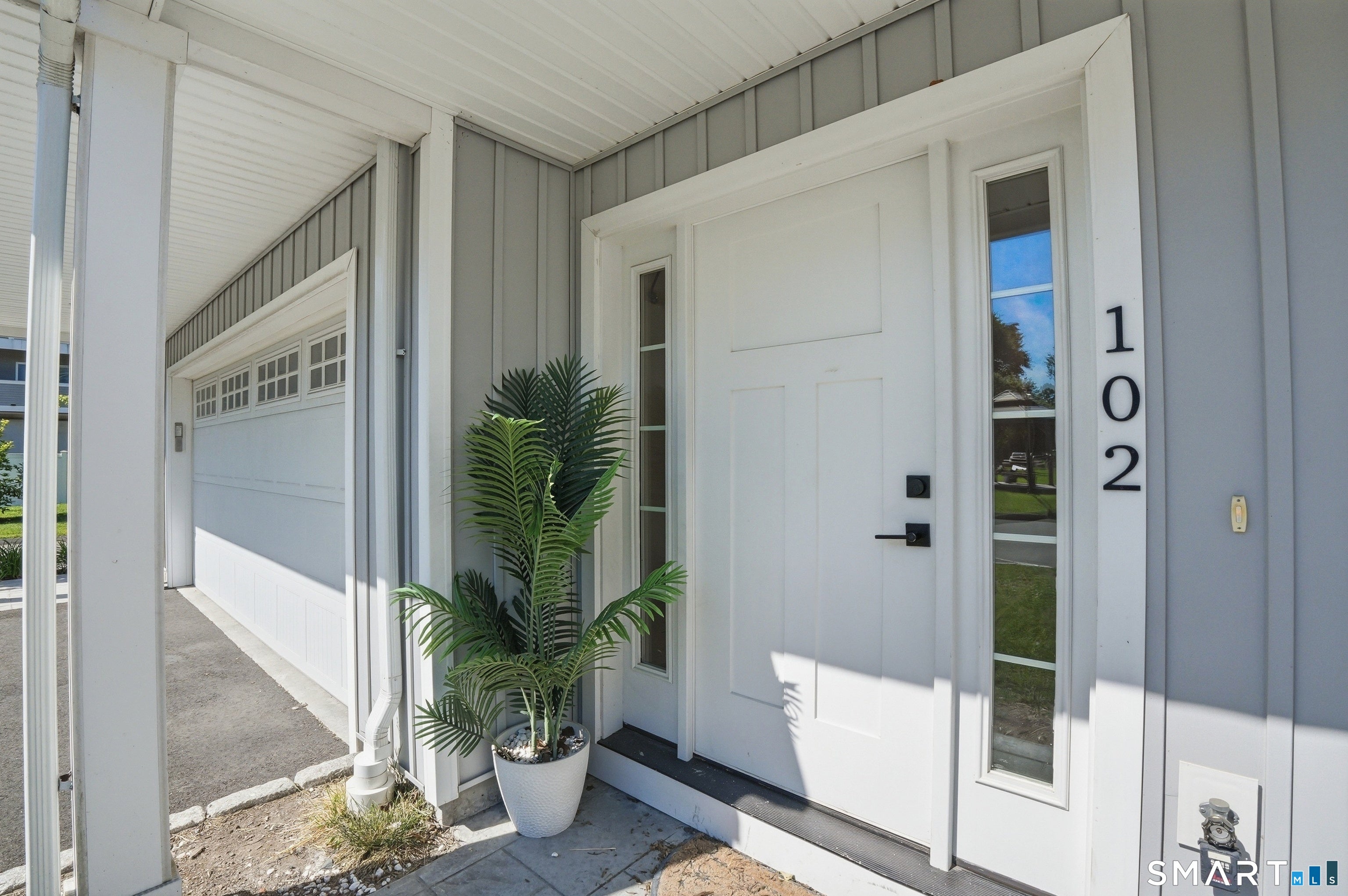 301 Harbour Close 102 — photo