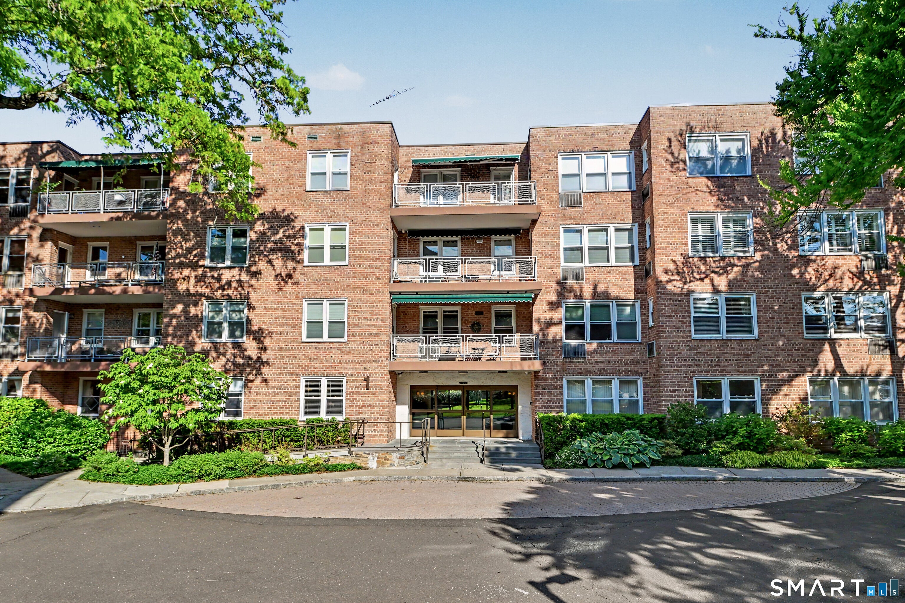 1 Putnam Hill — photo