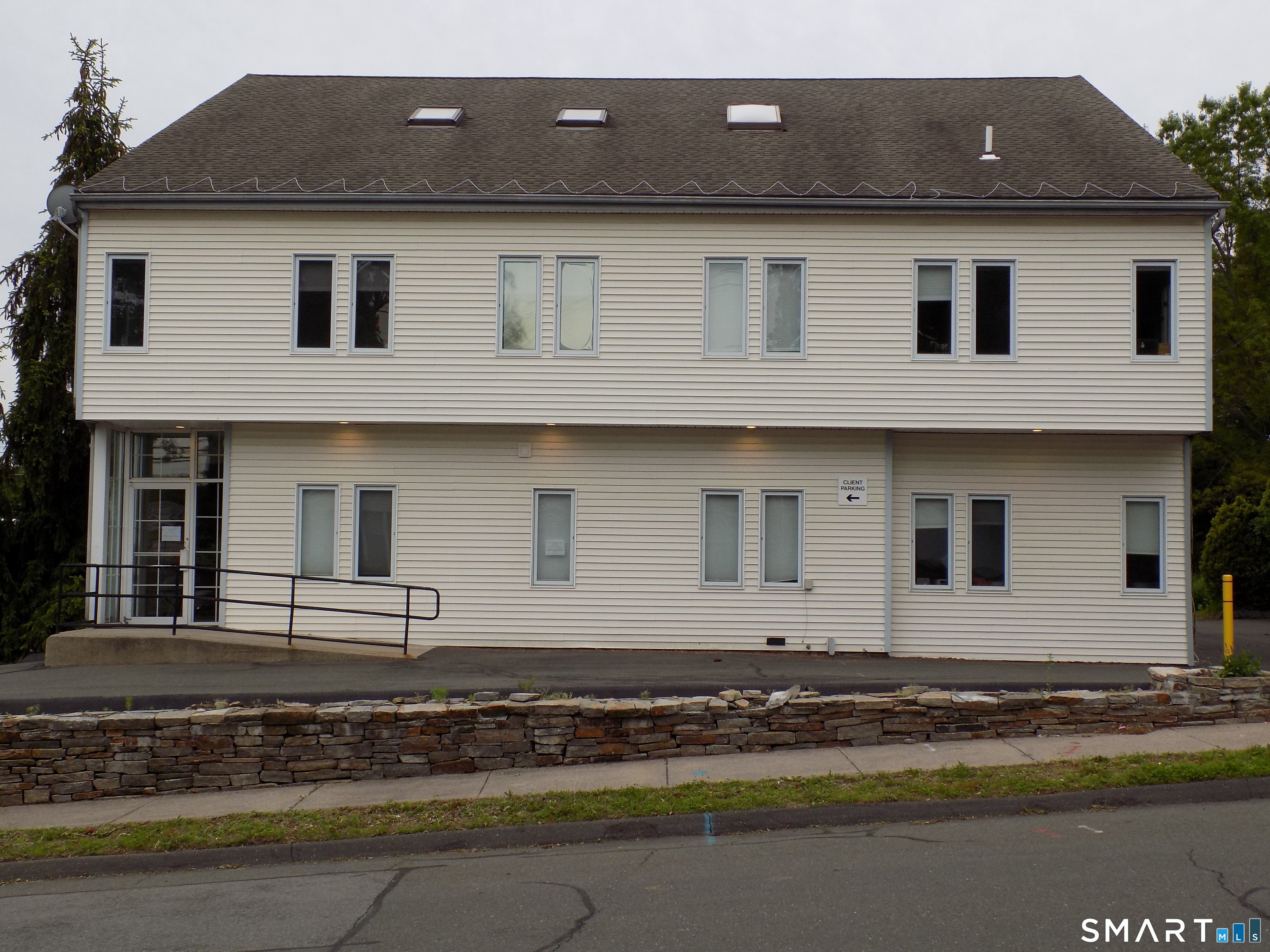 751 Farmington Avenue — photo