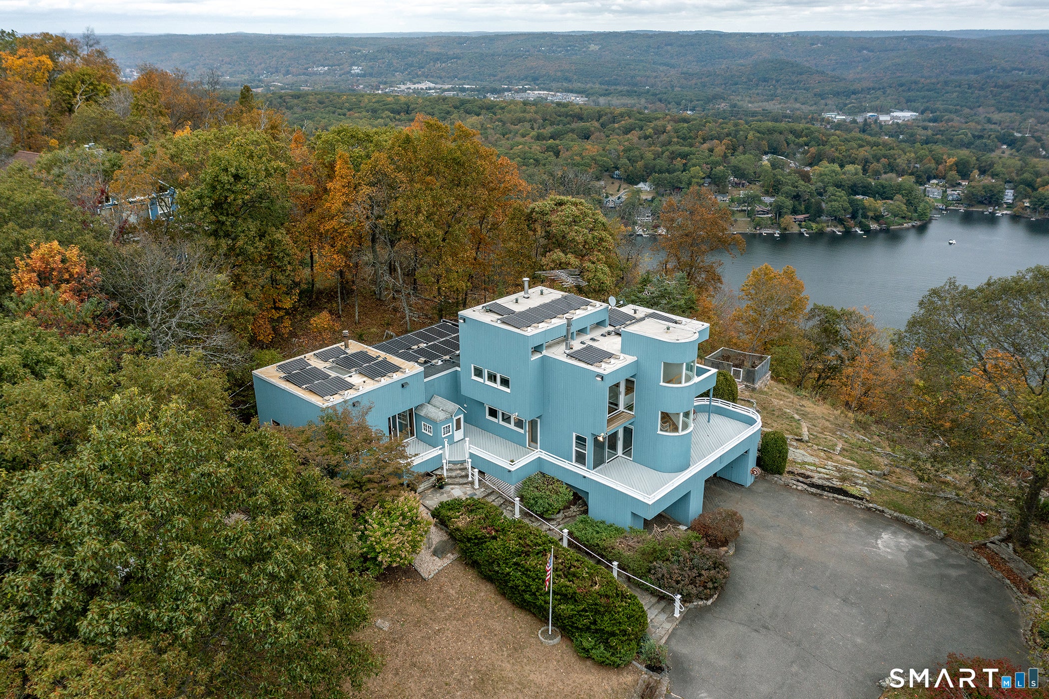 35 Skyline Drive — photo