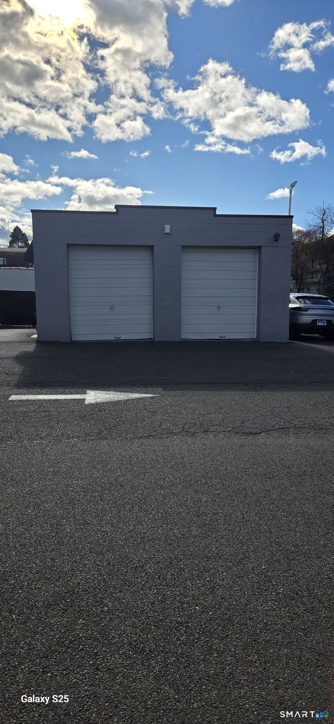 Home in Stamford, CT 06907 — photo 2