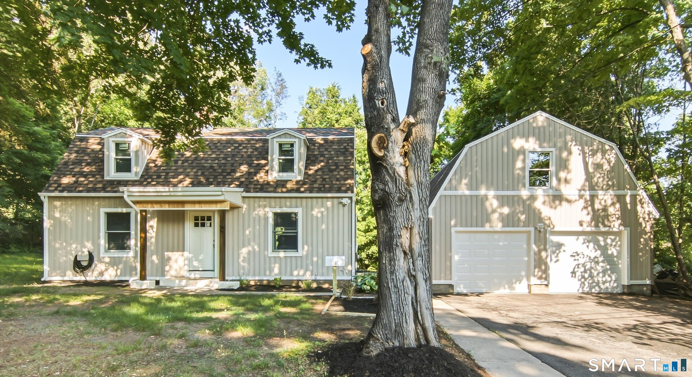 16 Deepwood Drive — photo