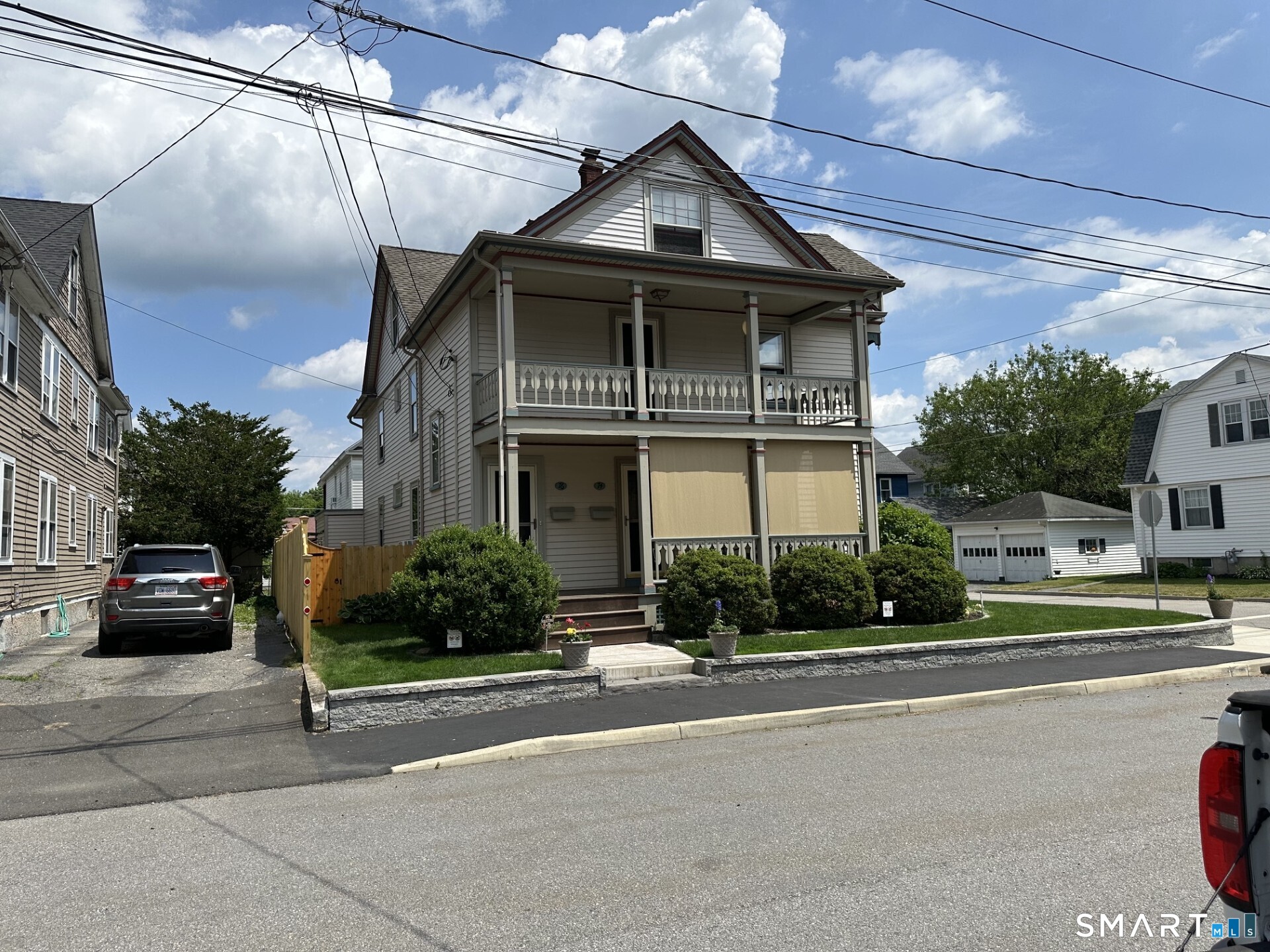 76 Lorenzo Street — photo