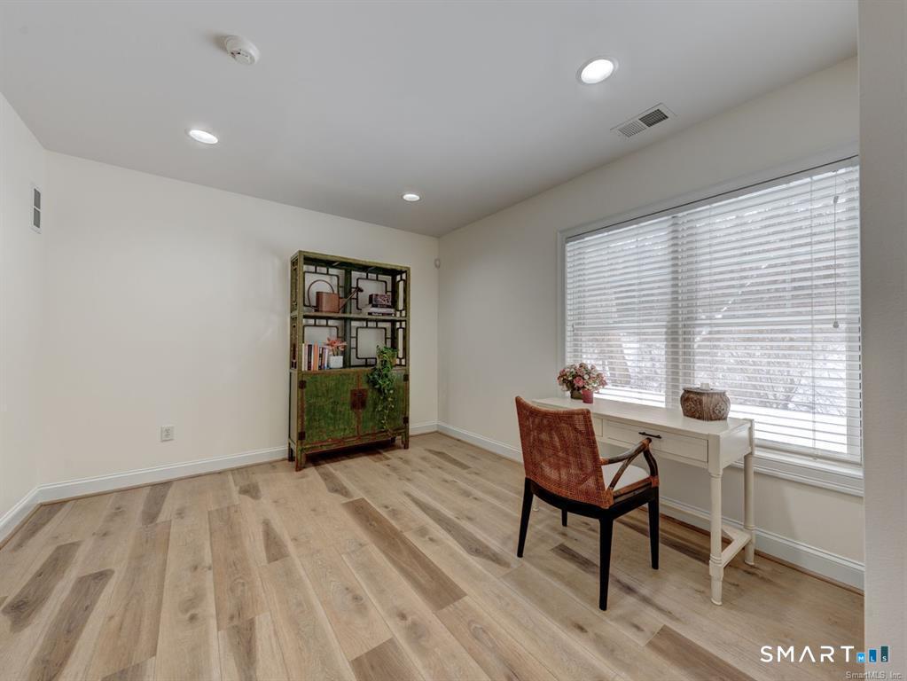 225 Oakland Road 301 — photo