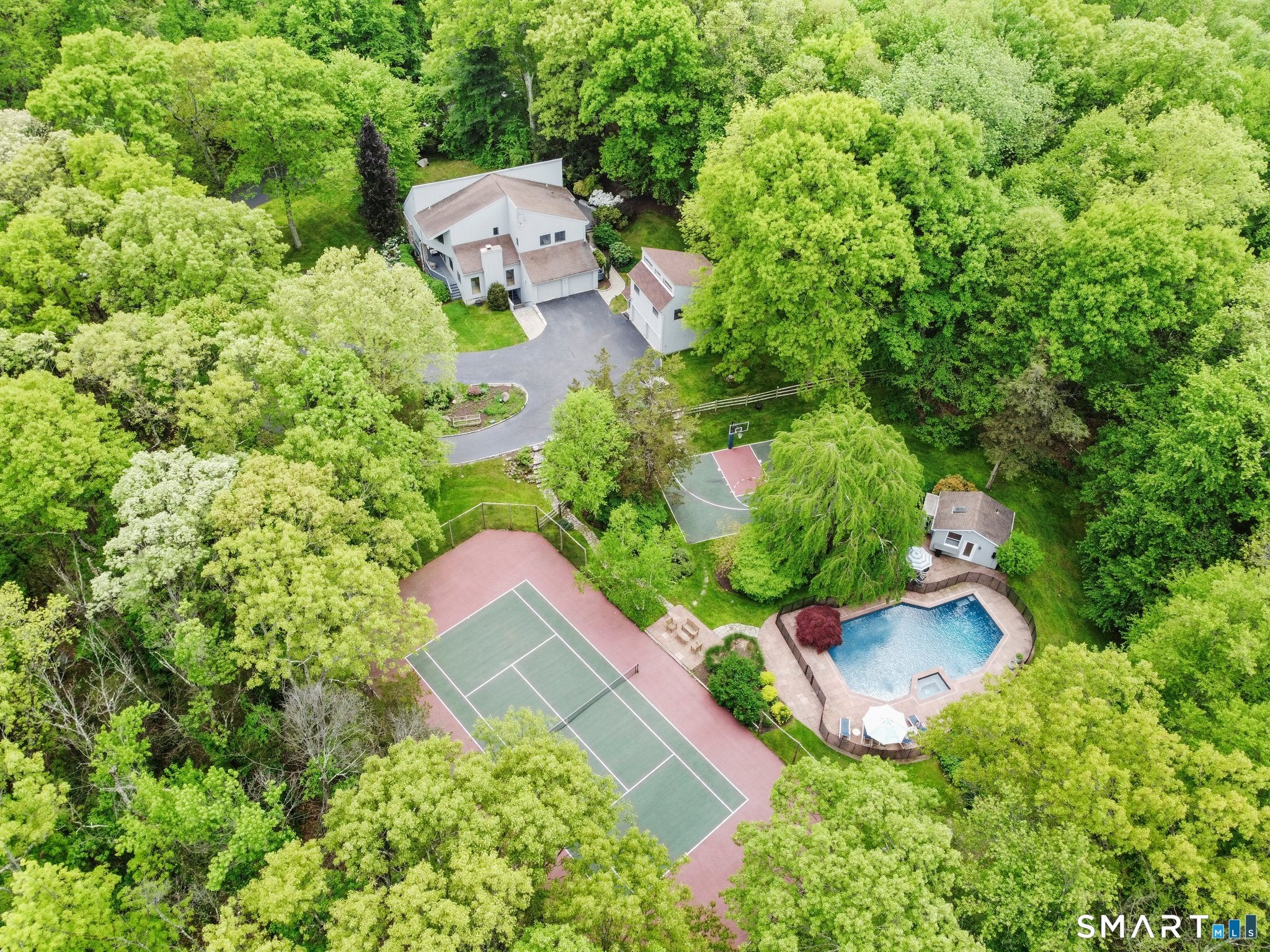 7 White Oak Lane — photo