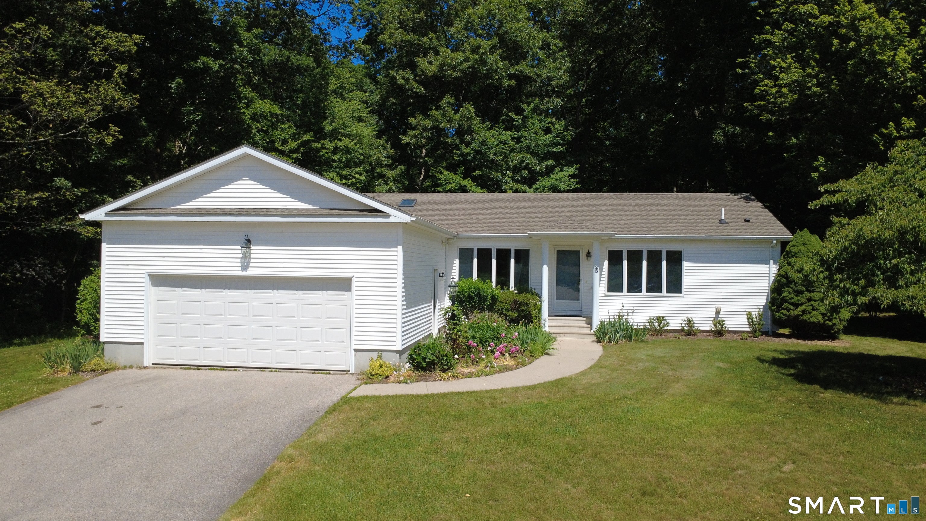 23 Hillcrest Drive — photo