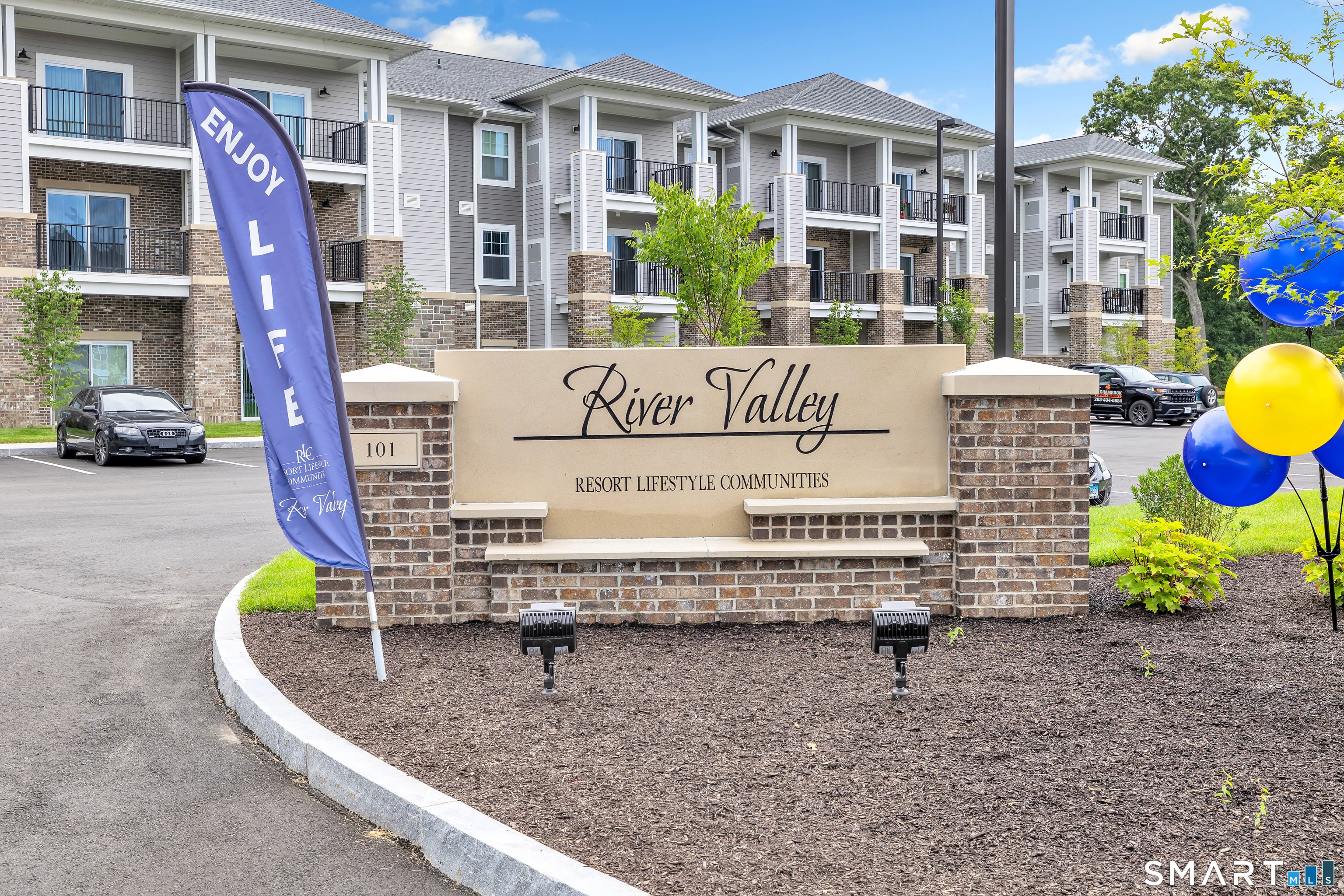 101 Oakview Drive 2 Bedroom — photo